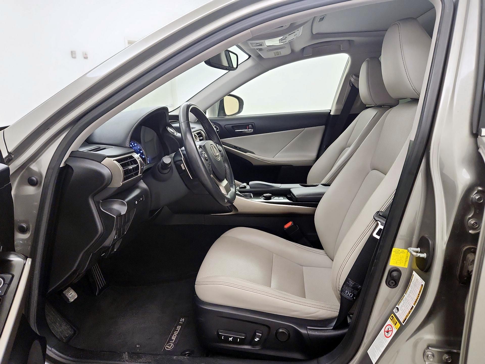 Thumbnail: 2014 Lexus IS - 11