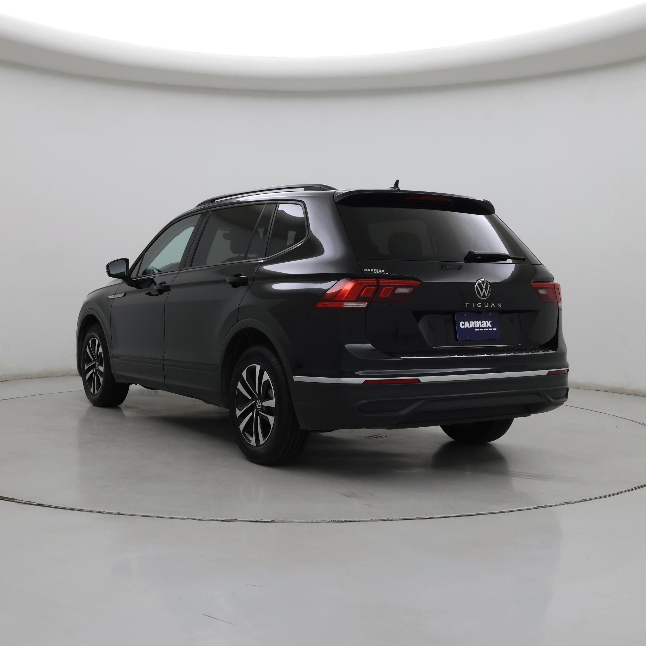 Thumbnail: 2023 Volkswagen Tiguan - 2