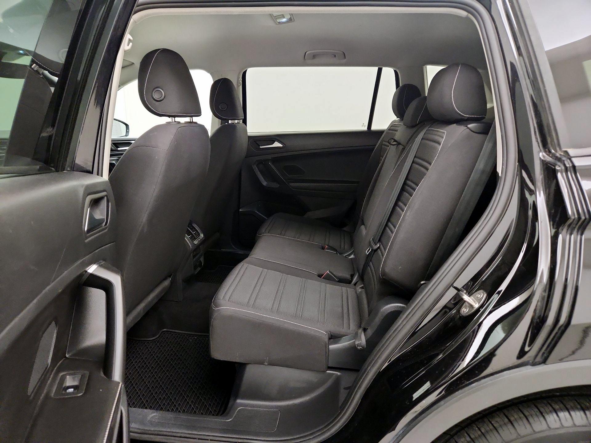 Thumbnail: 2023 Volkswagen Tiguan - 19