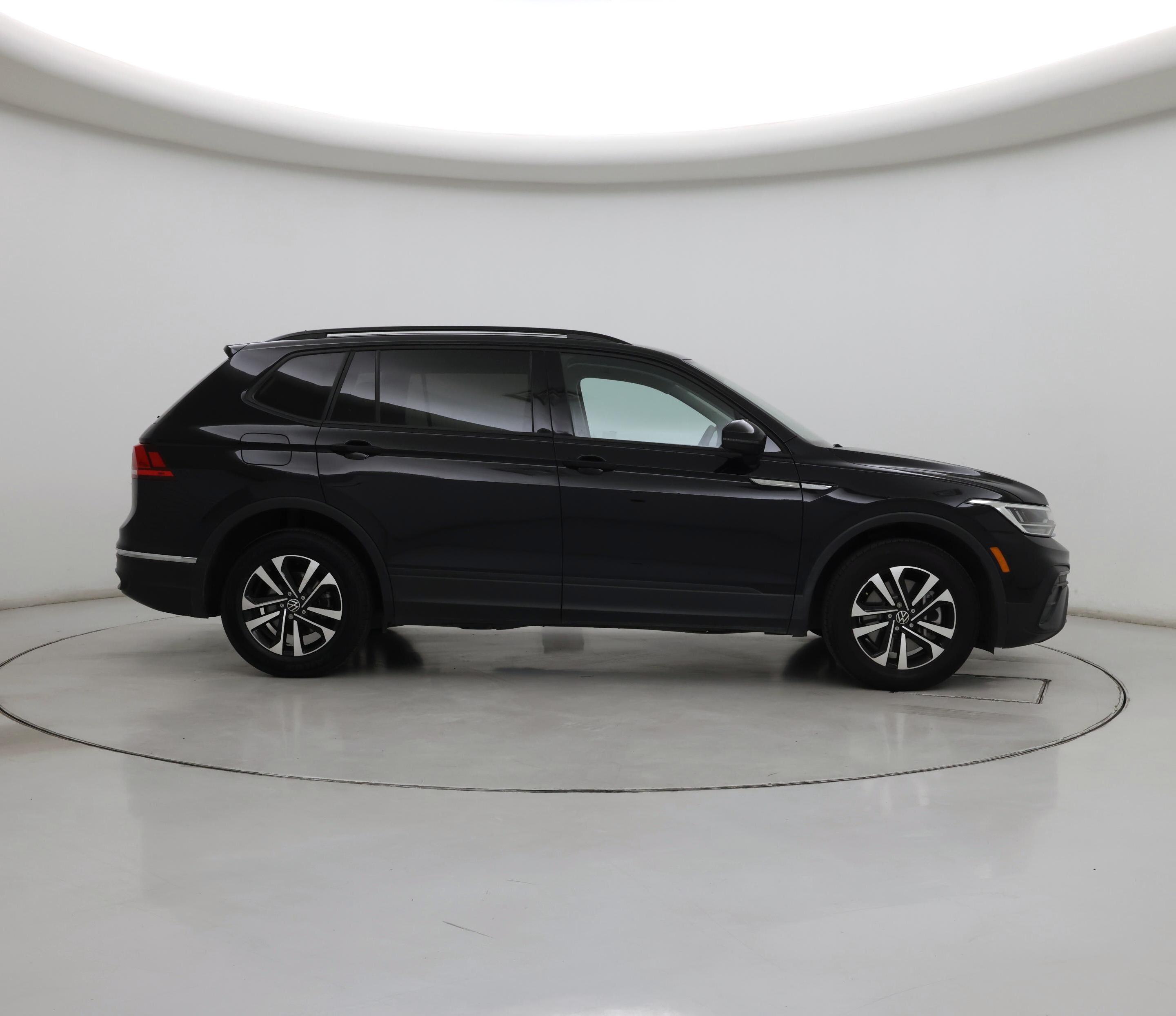 Thumbnail: 2023 Volkswagen Tiguan - 7