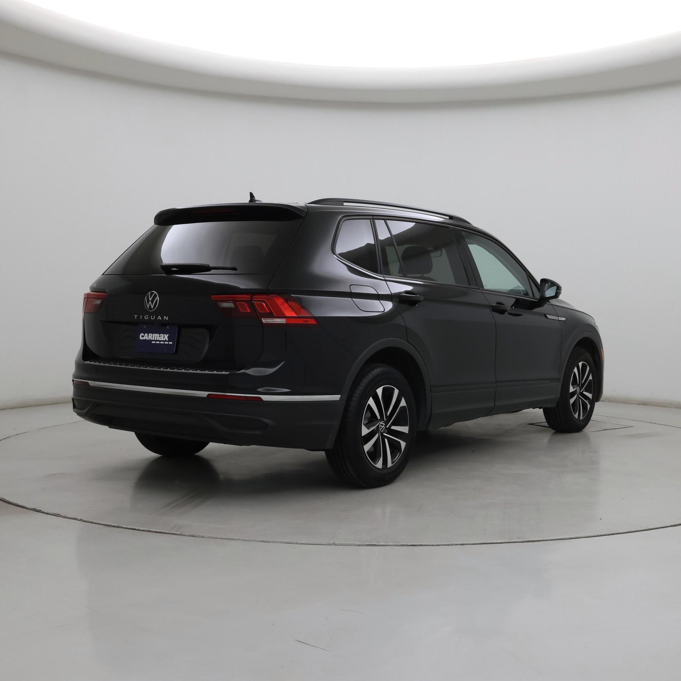 Thumbnail: 2023 Volkswagen Tiguan - 8