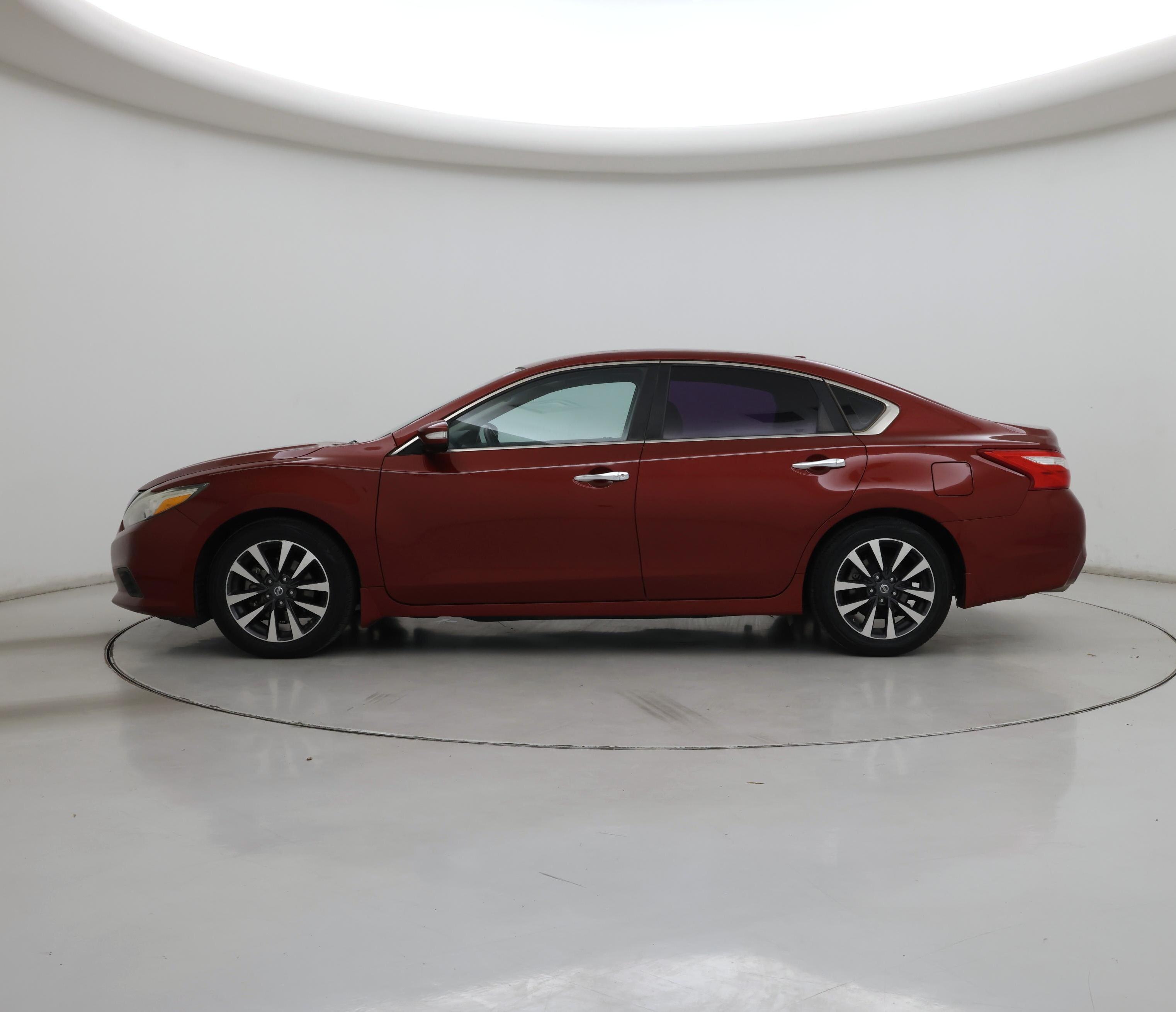 Thumbnail: 2017 Nissan Altima - 3