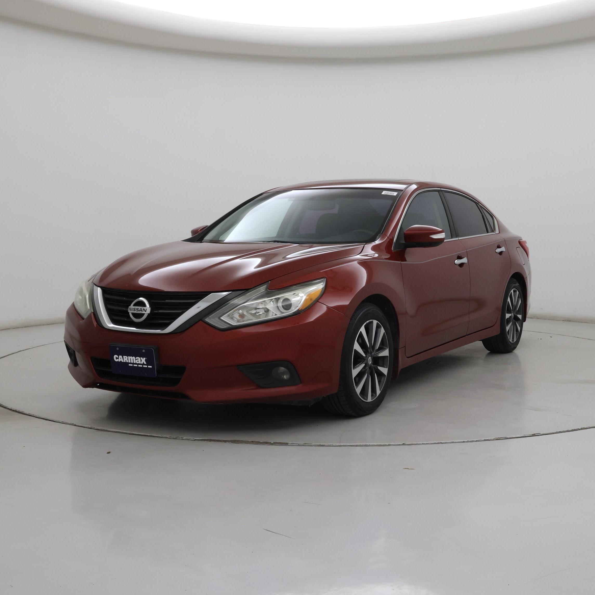 Thumbnail: 2017 Nissan Altima - 4