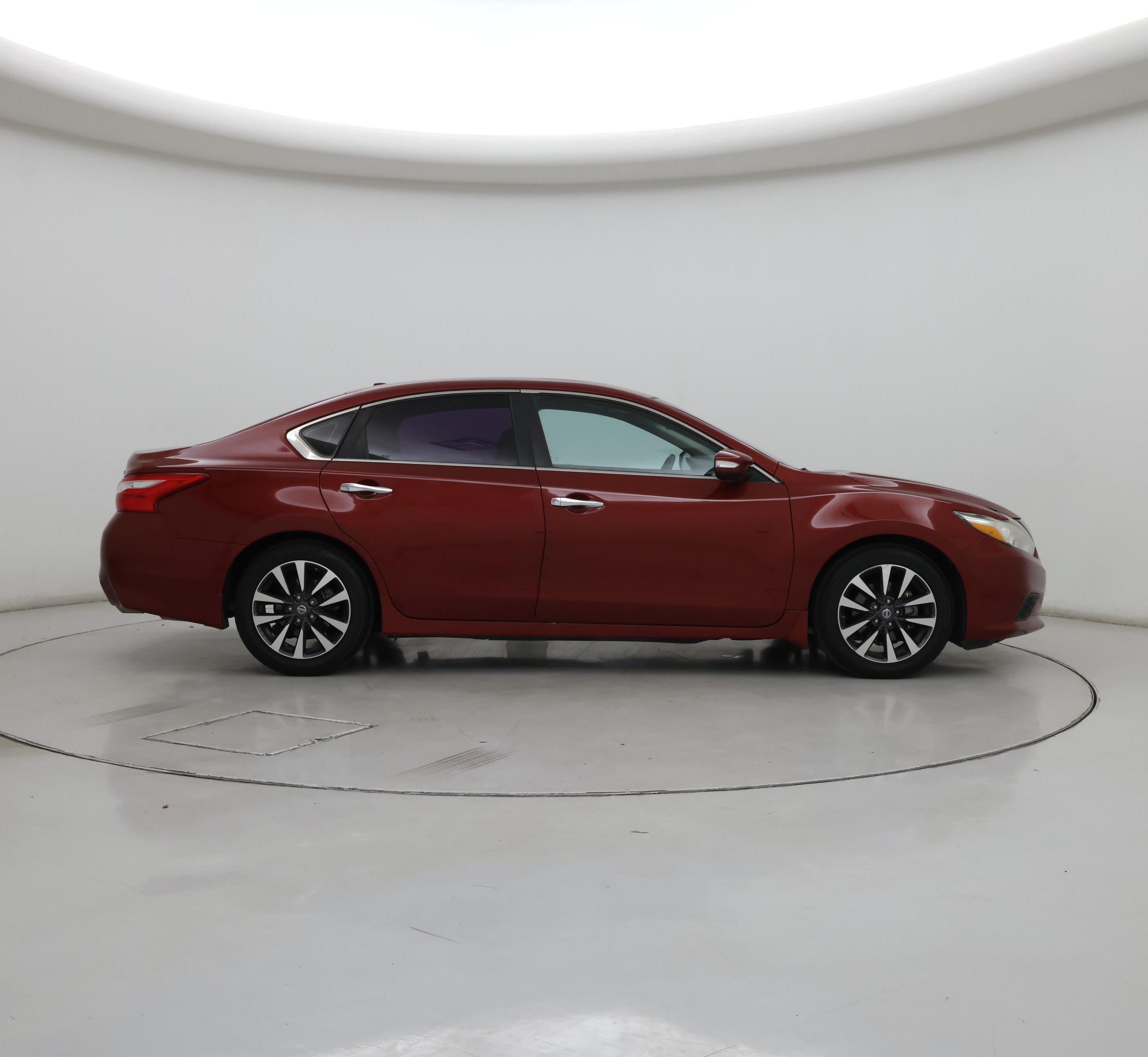 Thumbnail: 2017 Nissan Altima - 7