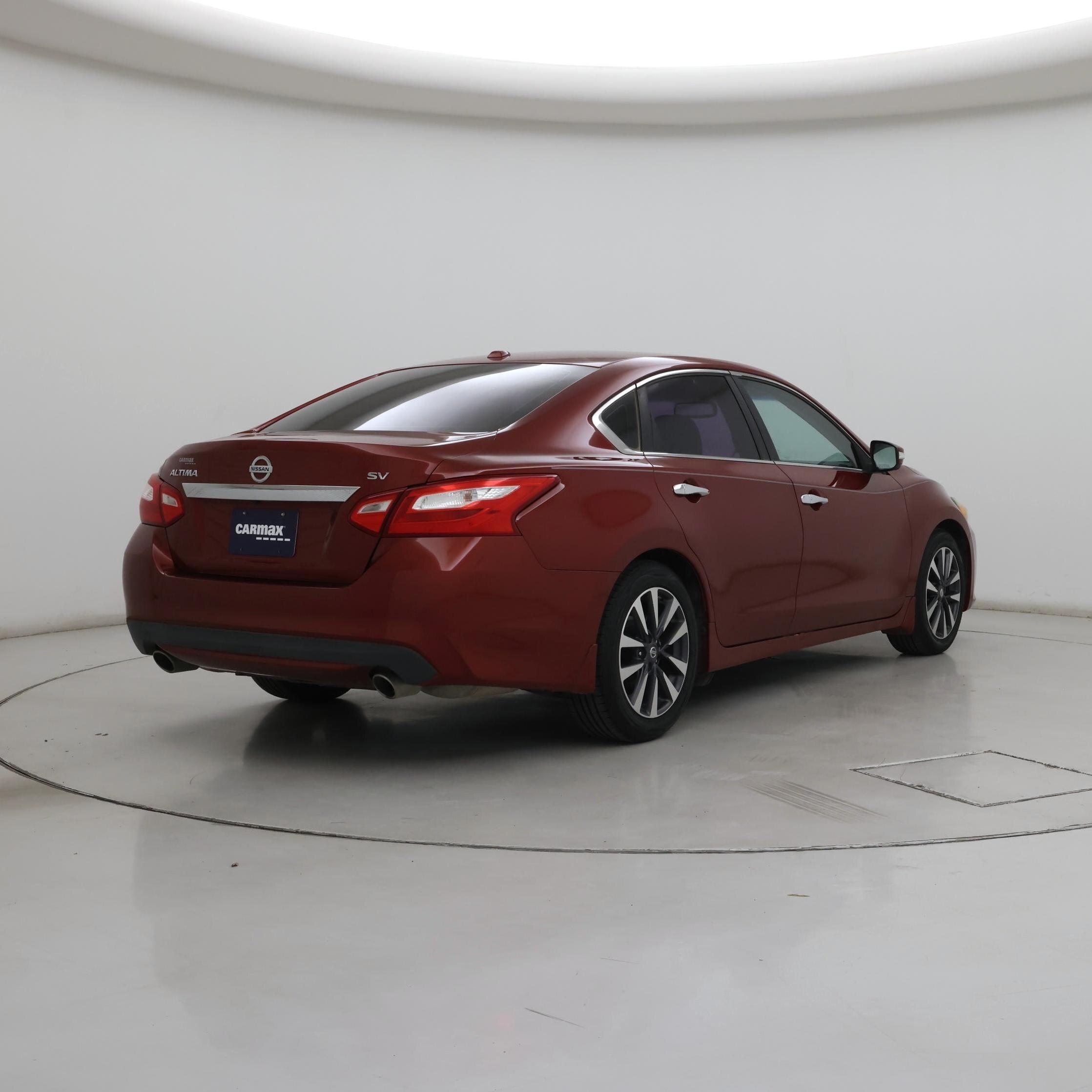 Thumbnail: 2017 Nissan Altima - 8
