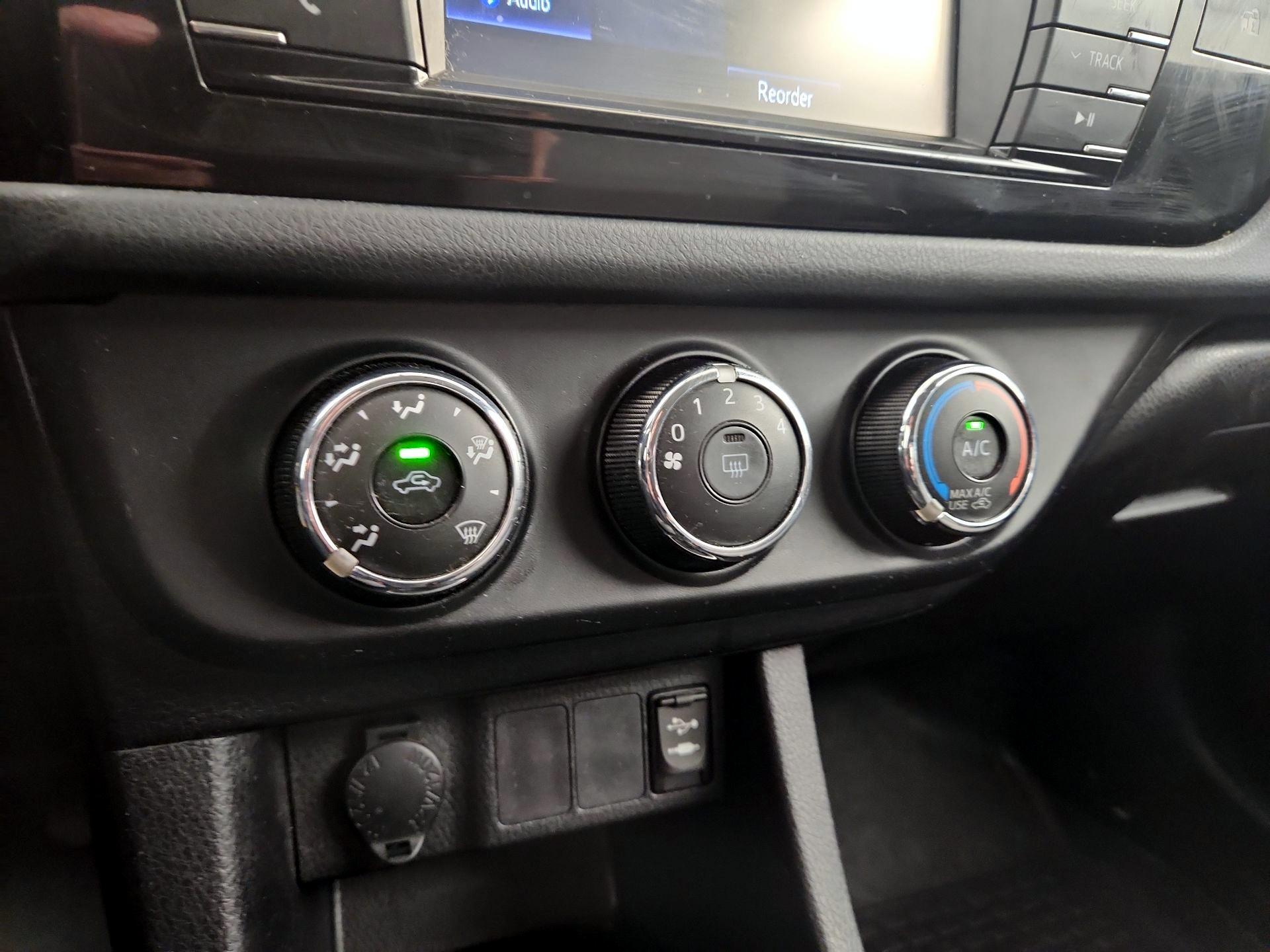Thumbnail: 2016 Toyota Corolla - 14
