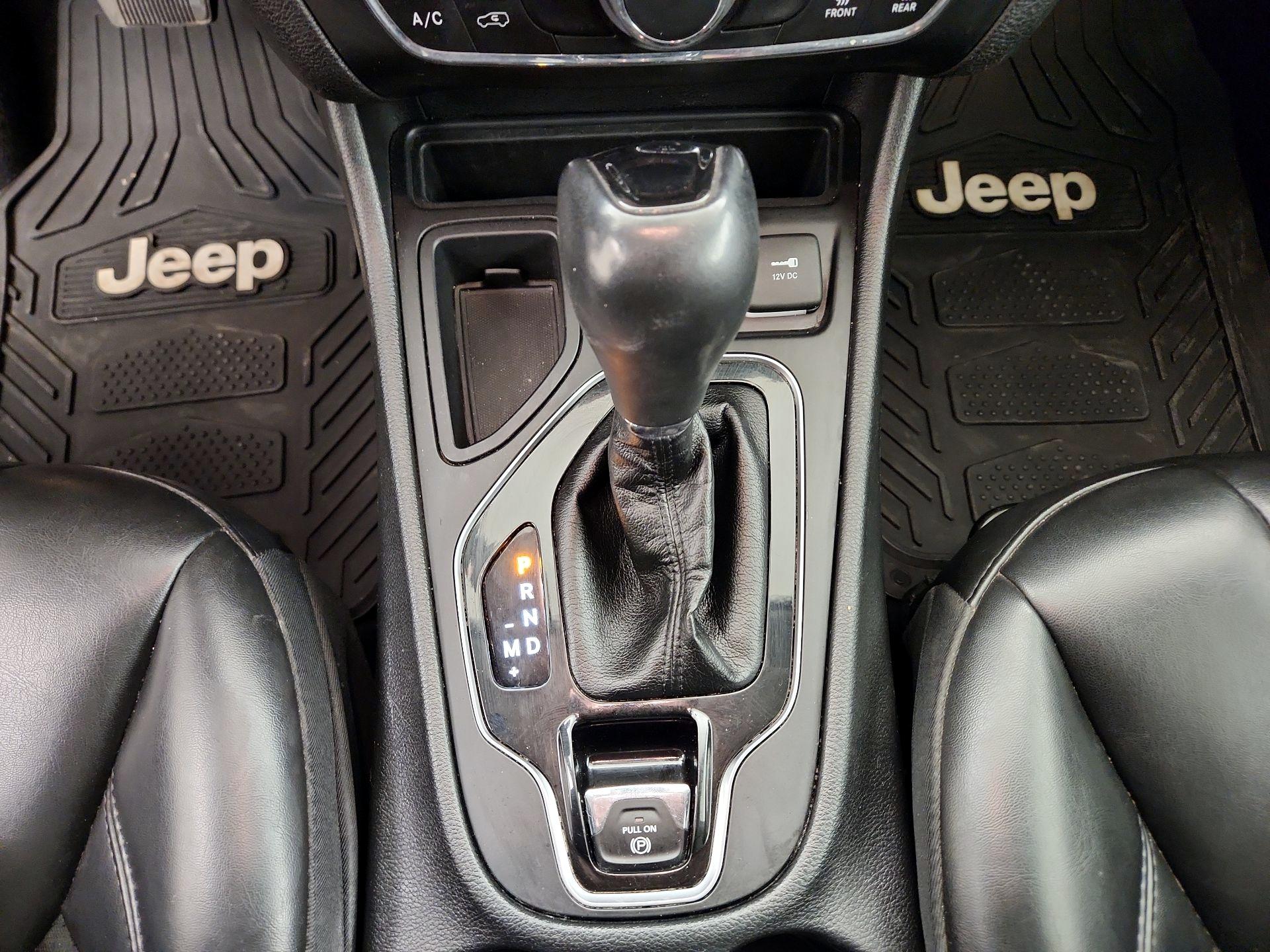 Thumbnail: 2021 Jeep Cherokee - 17