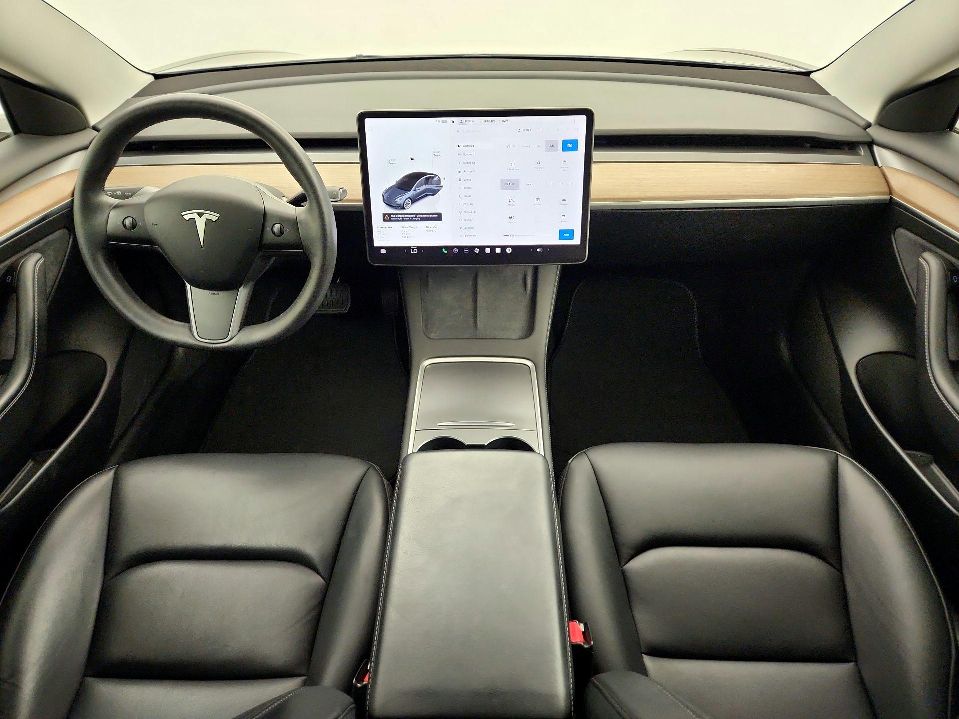 Thumbnail: 2023 Tesla Model 3 - 9