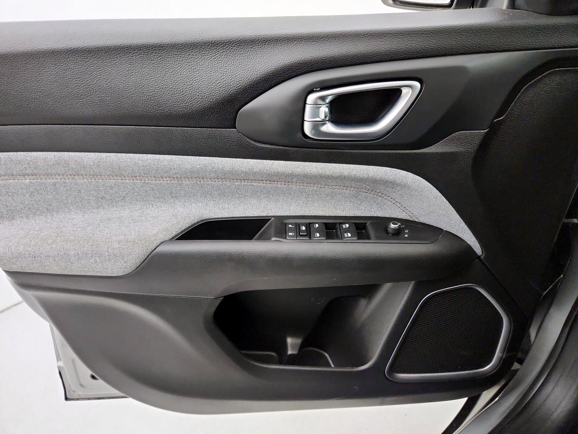 Thumbnail: 2022 Jeep Compass - 12