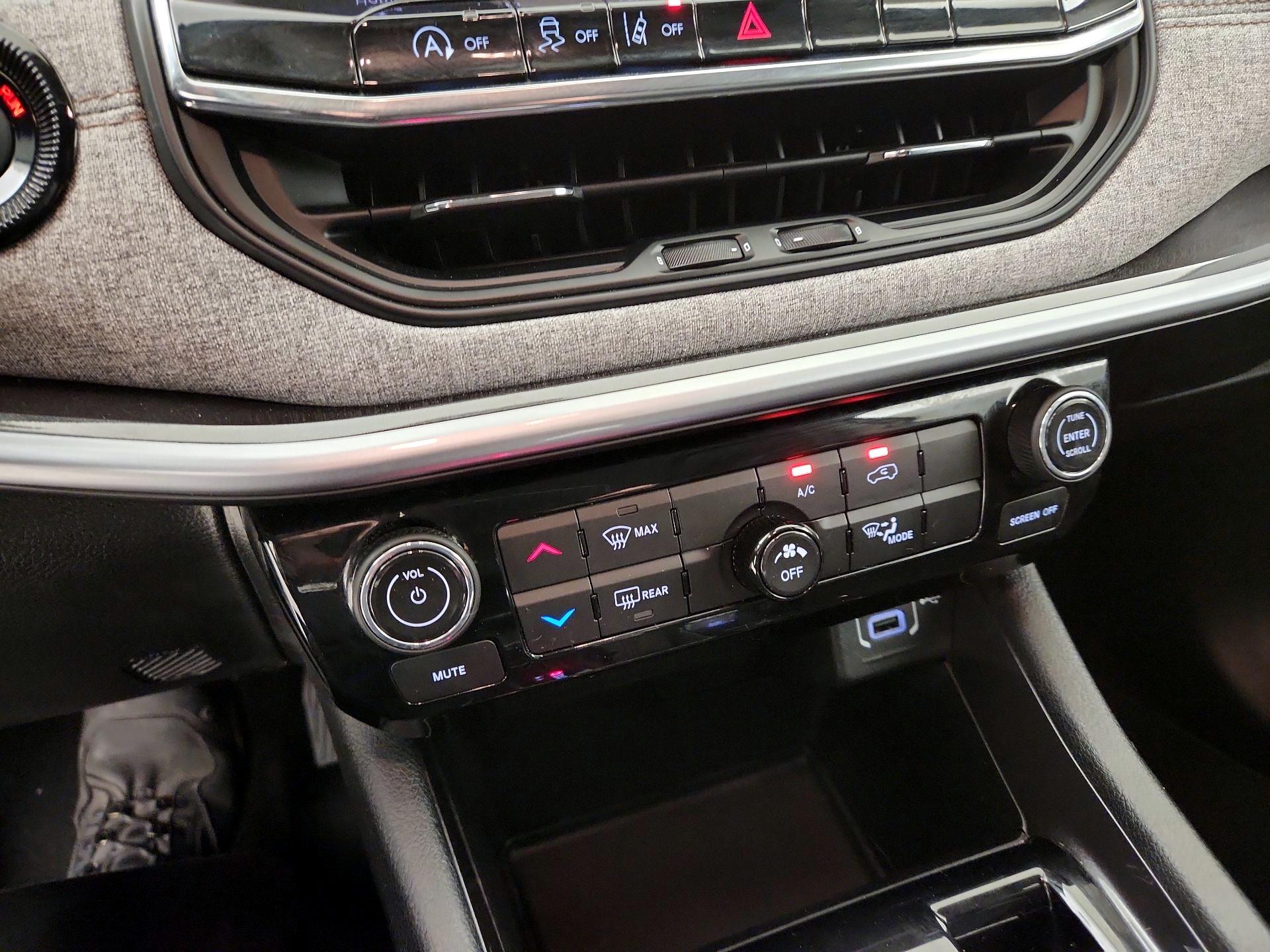 Thumbnail: 2022 Jeep Compass - 16