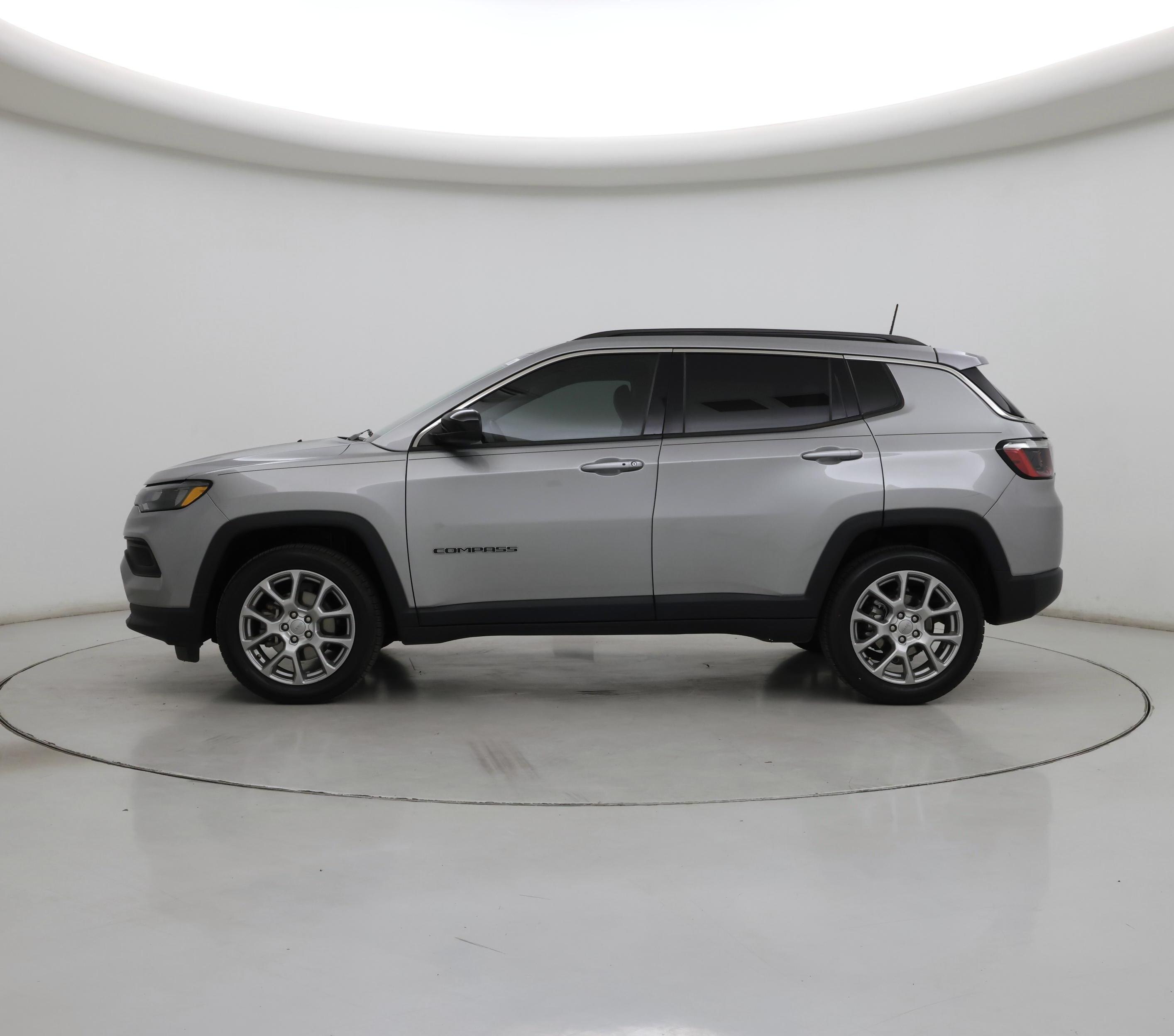 Thumbnail: 2022 Jeep Compass - 3