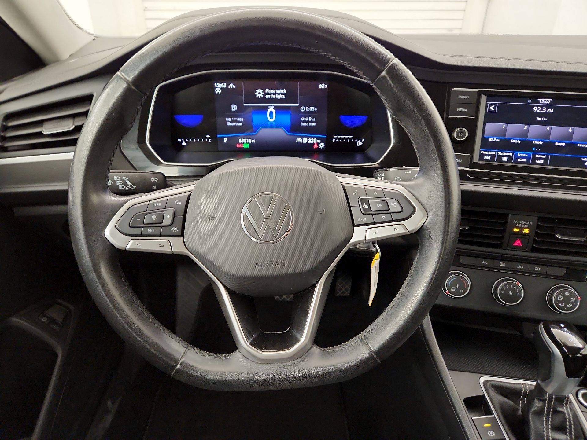 Thumbnail: 2024 Volkswagen Jetta - 10