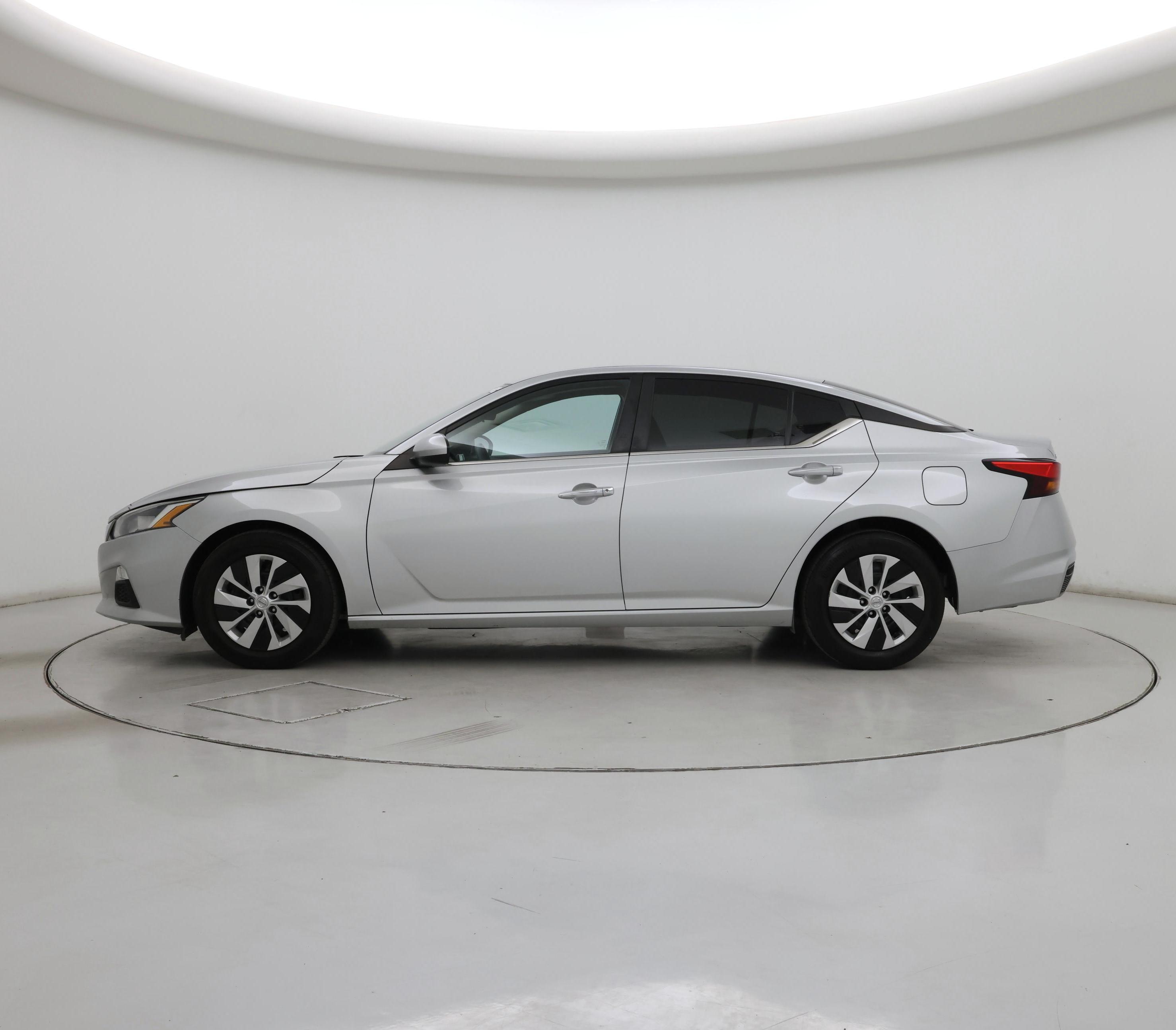 Thumbnail: 2021 Nissan Altima - 3