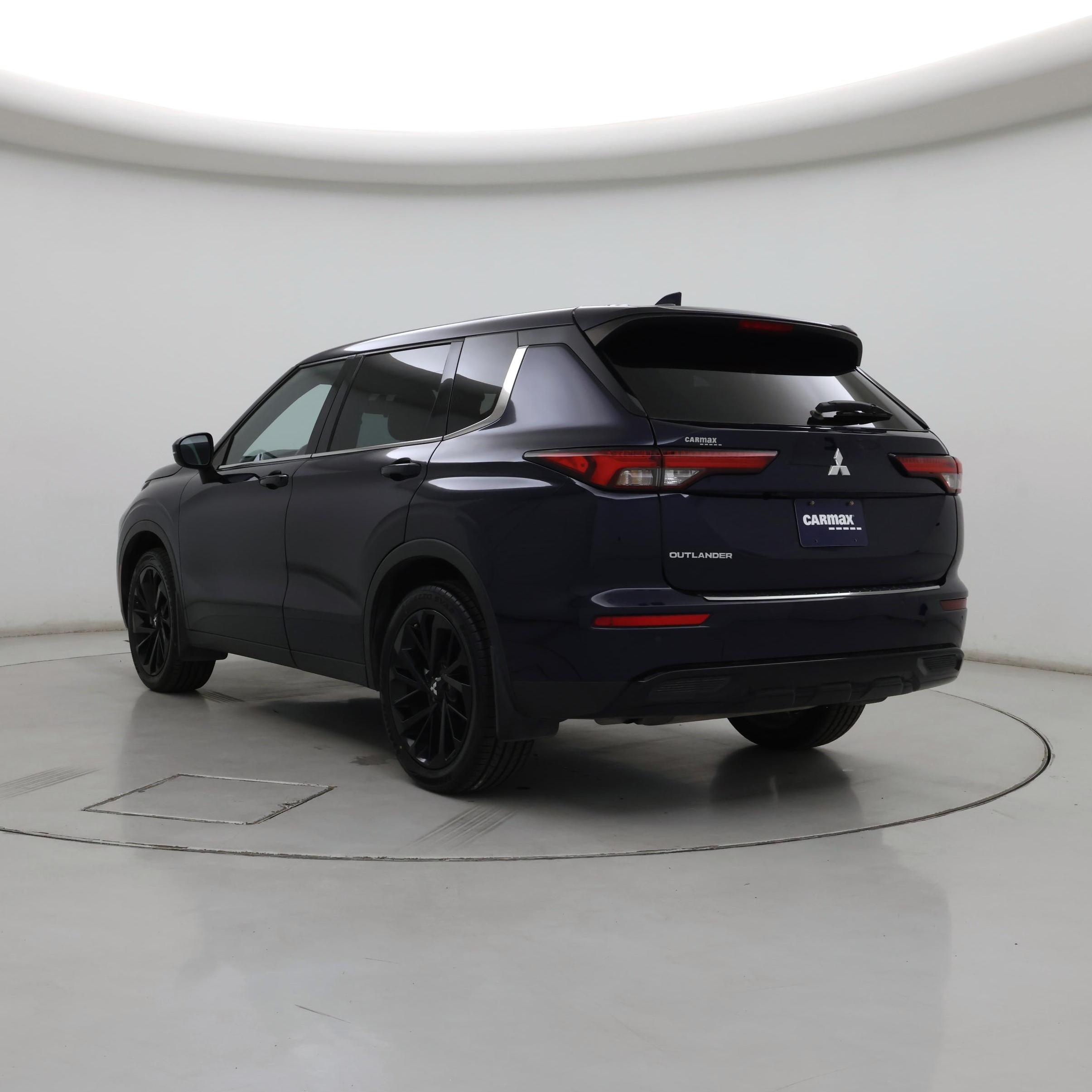 Thumbnail: 2022 Mitsubishi Outlander - 2