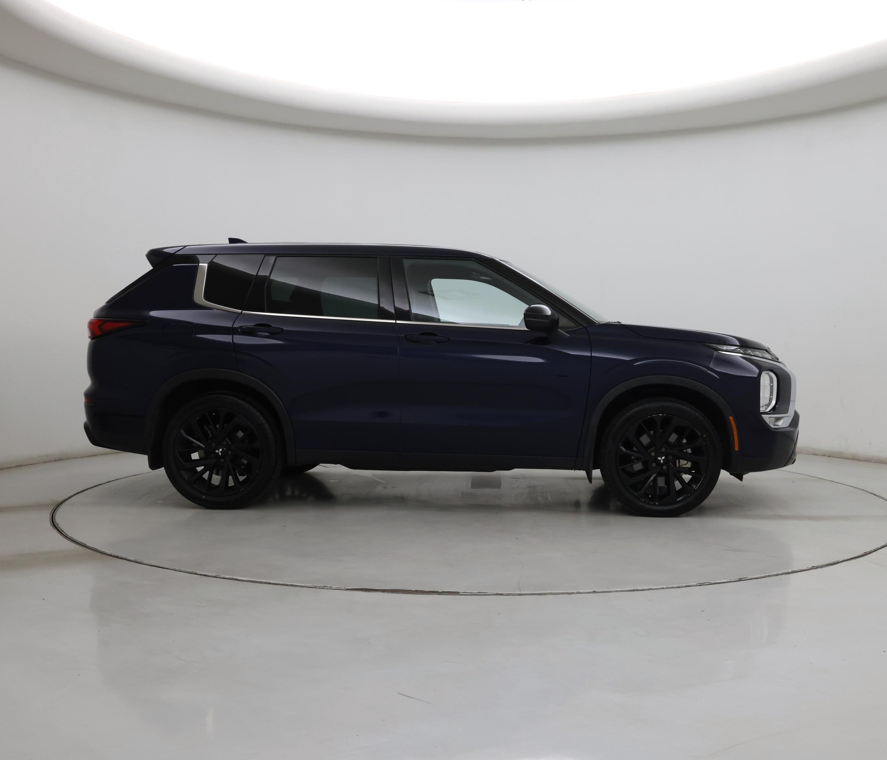Thumbnail: 2022 Mitsubishi Outlander - 7