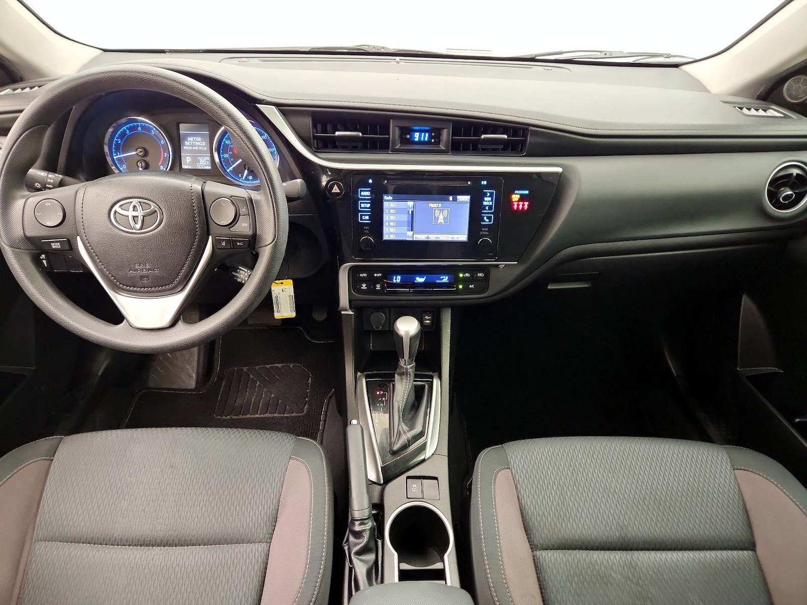 2019 Toyota Corolla LE - Photo 10