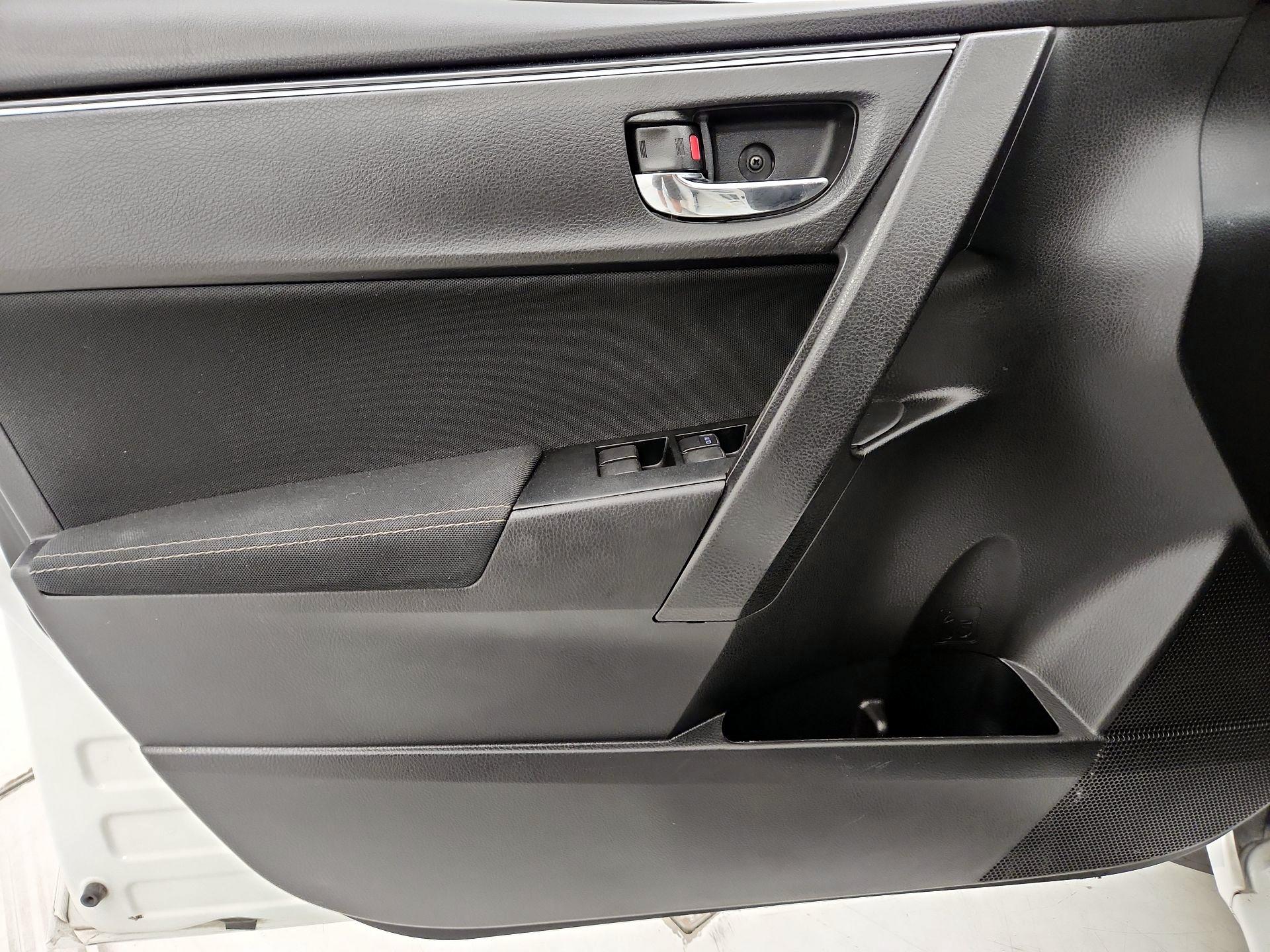 Thumbnail: 2019 Toyota Corolla - 12