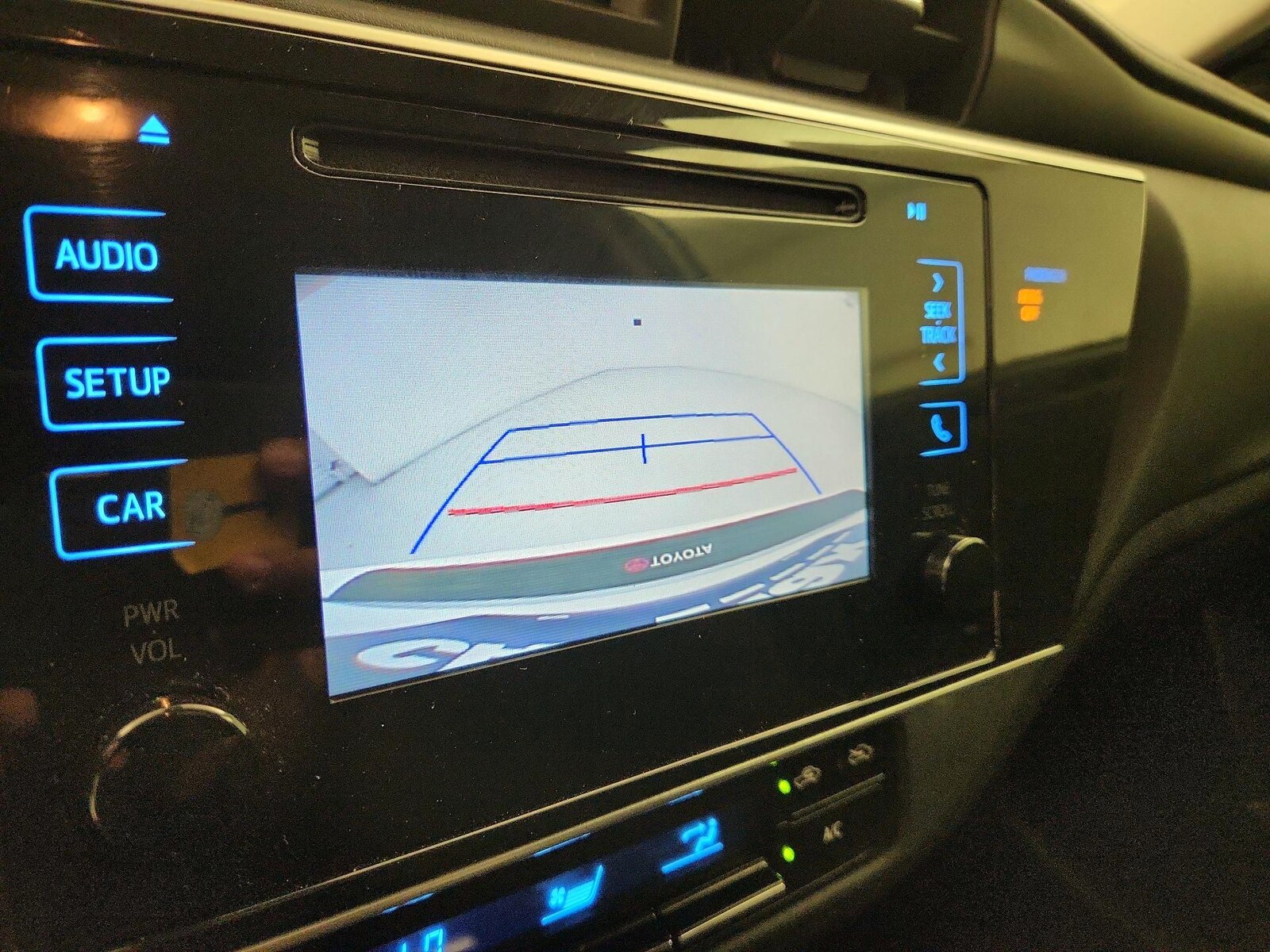 2019 Toyota Corolla LE - Photo 14