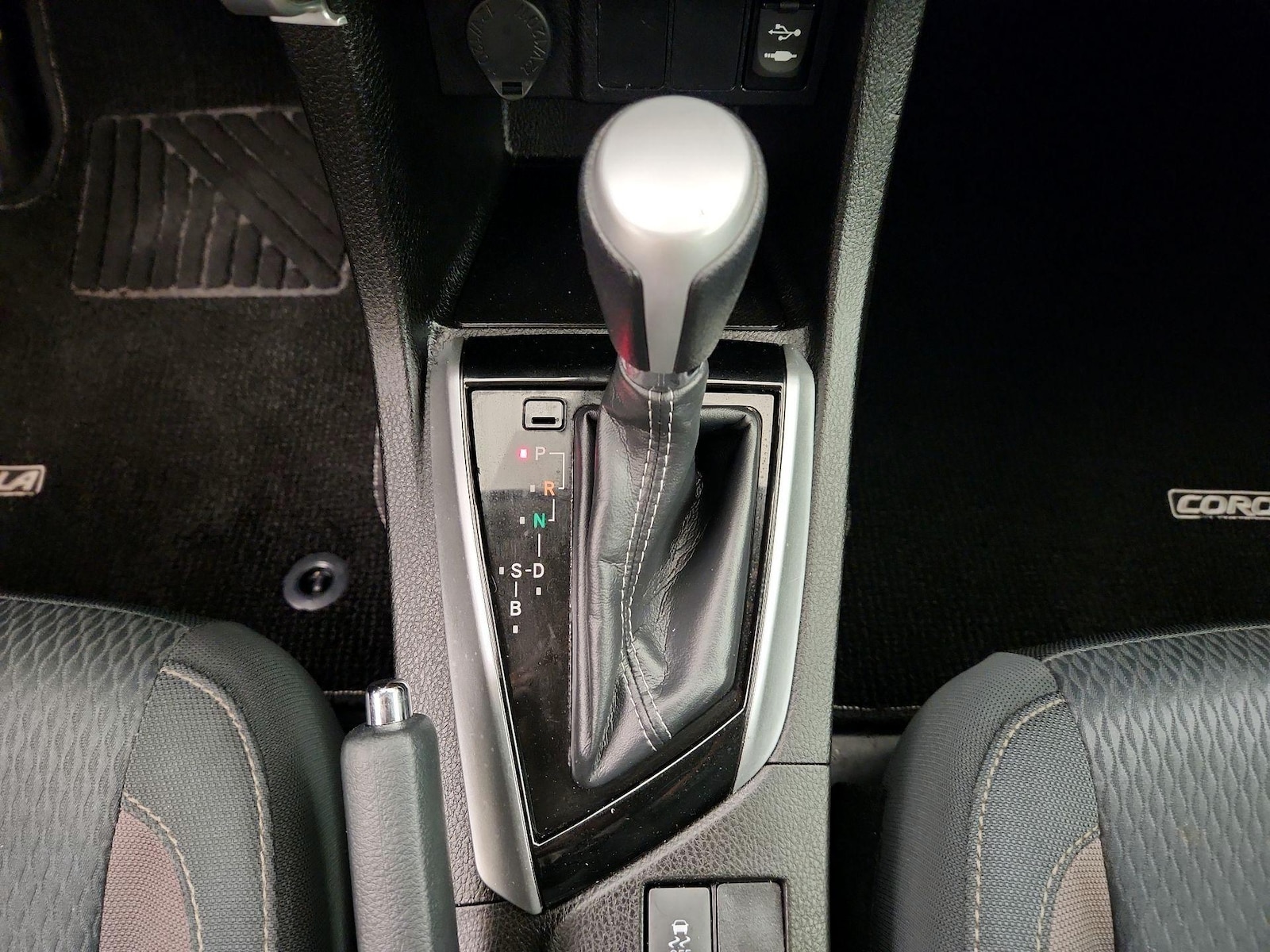 2019 Toyota Corolla LE - Photo 17