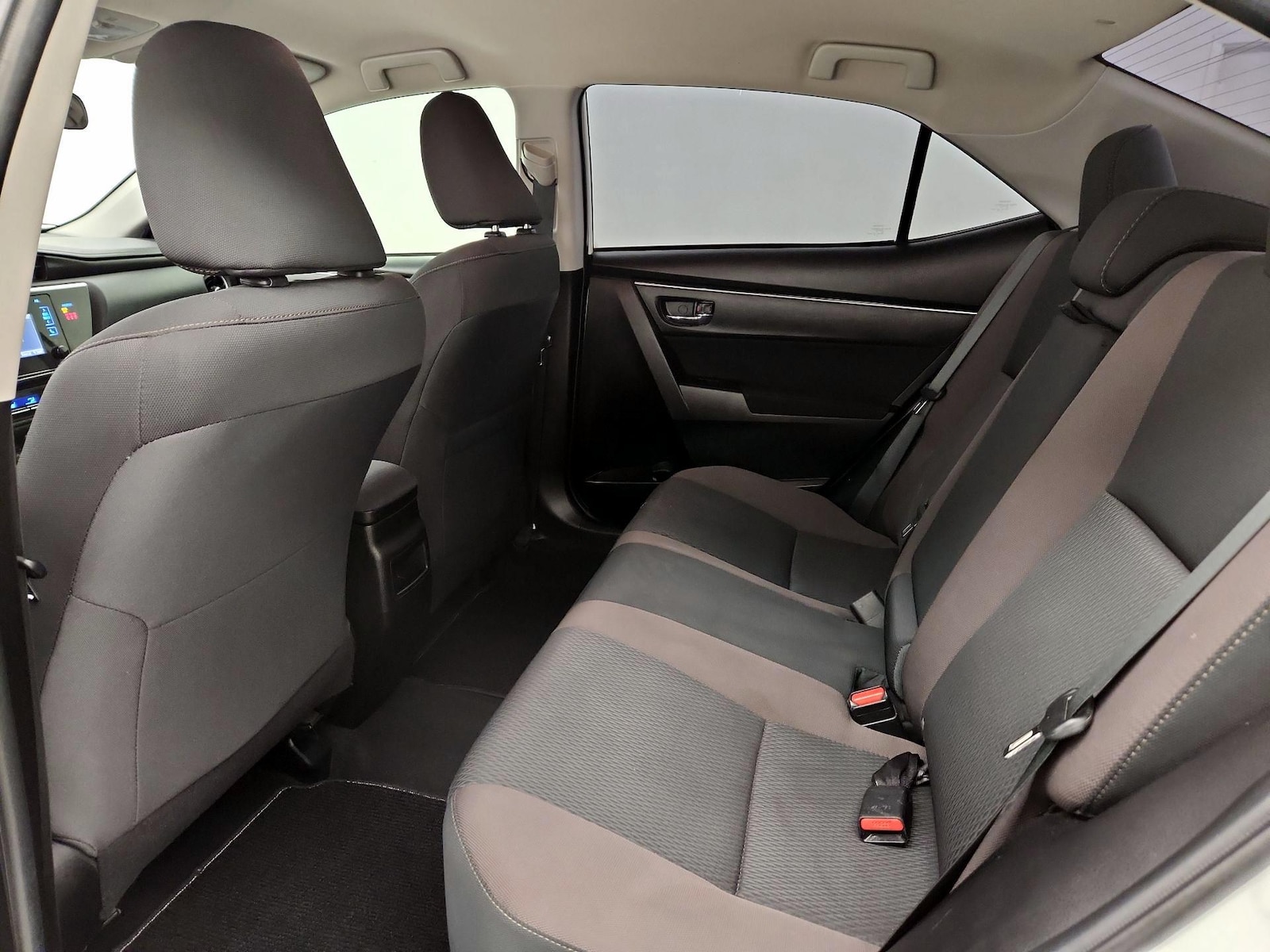 2019 Toyota Corolla LE - Photo 19