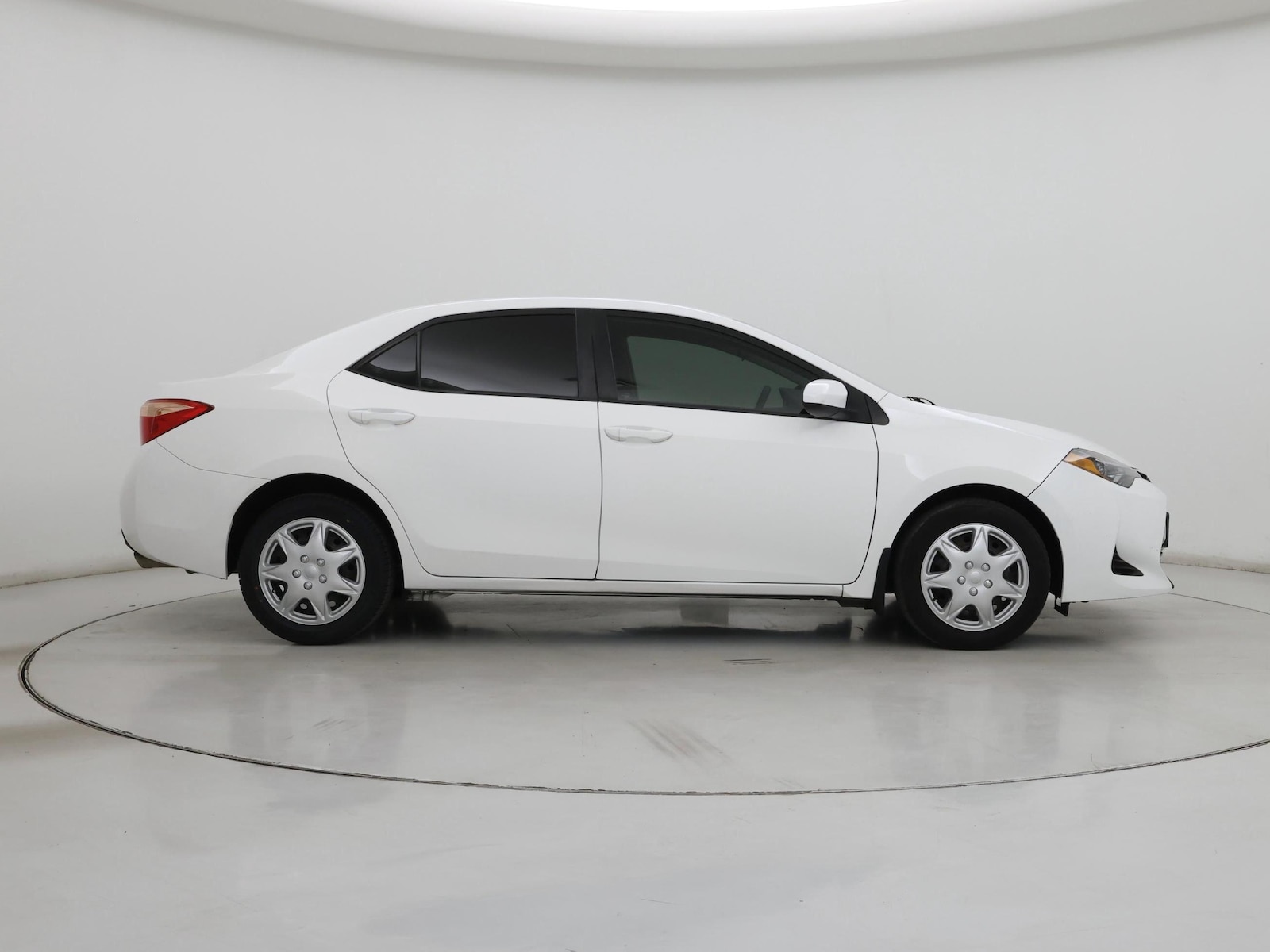 2019 Toyota Corolla LE - Photo 8