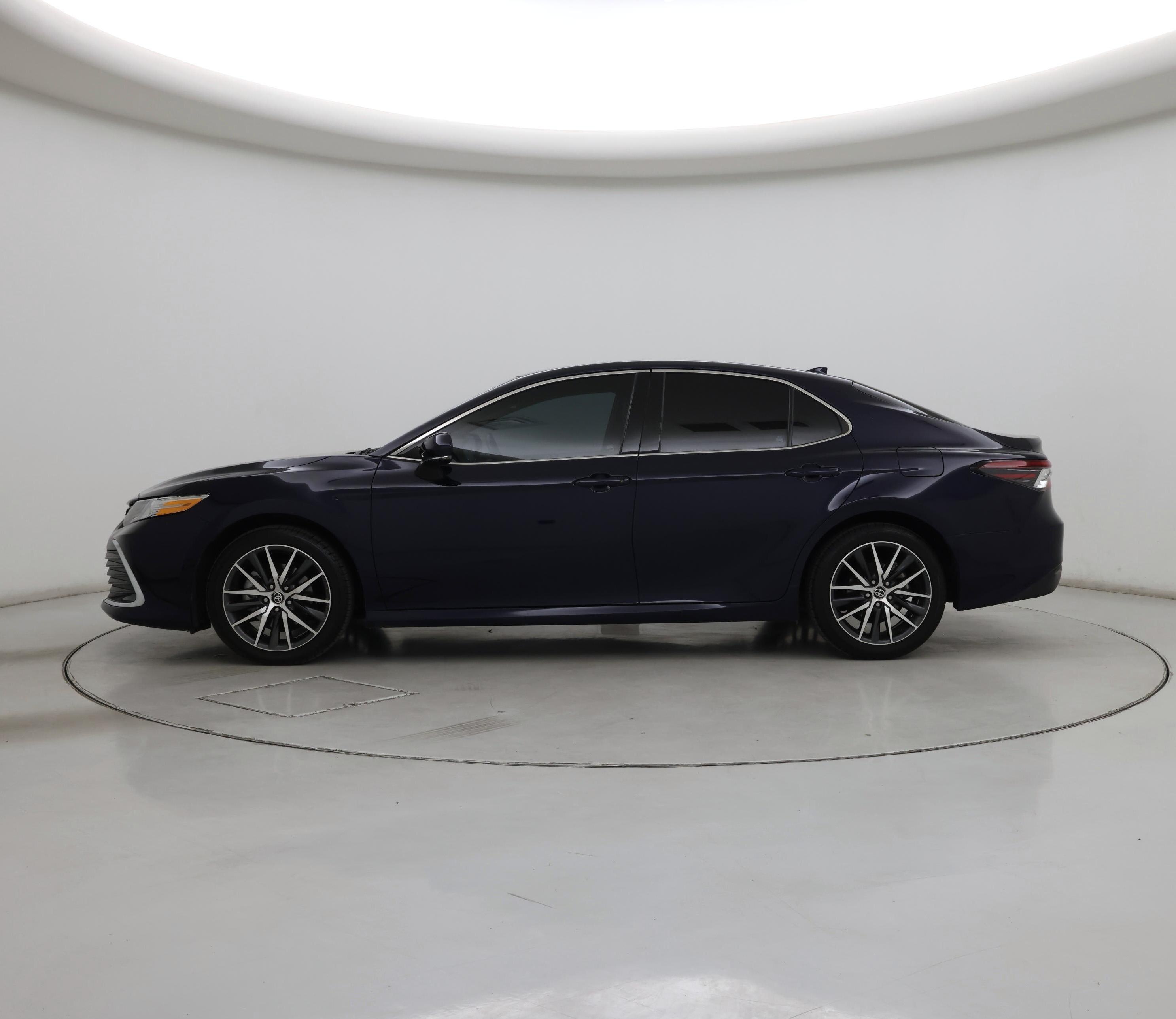 Thumbnail: 2022 Toyota Camry - 3