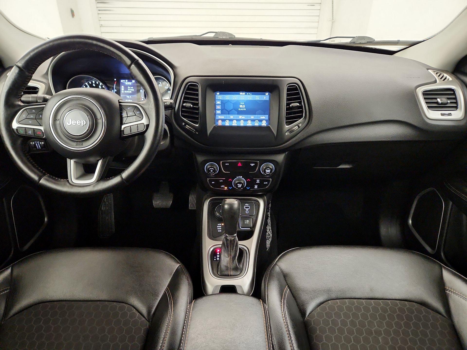 Thumbnail: 2020 Jeep Compass - 9