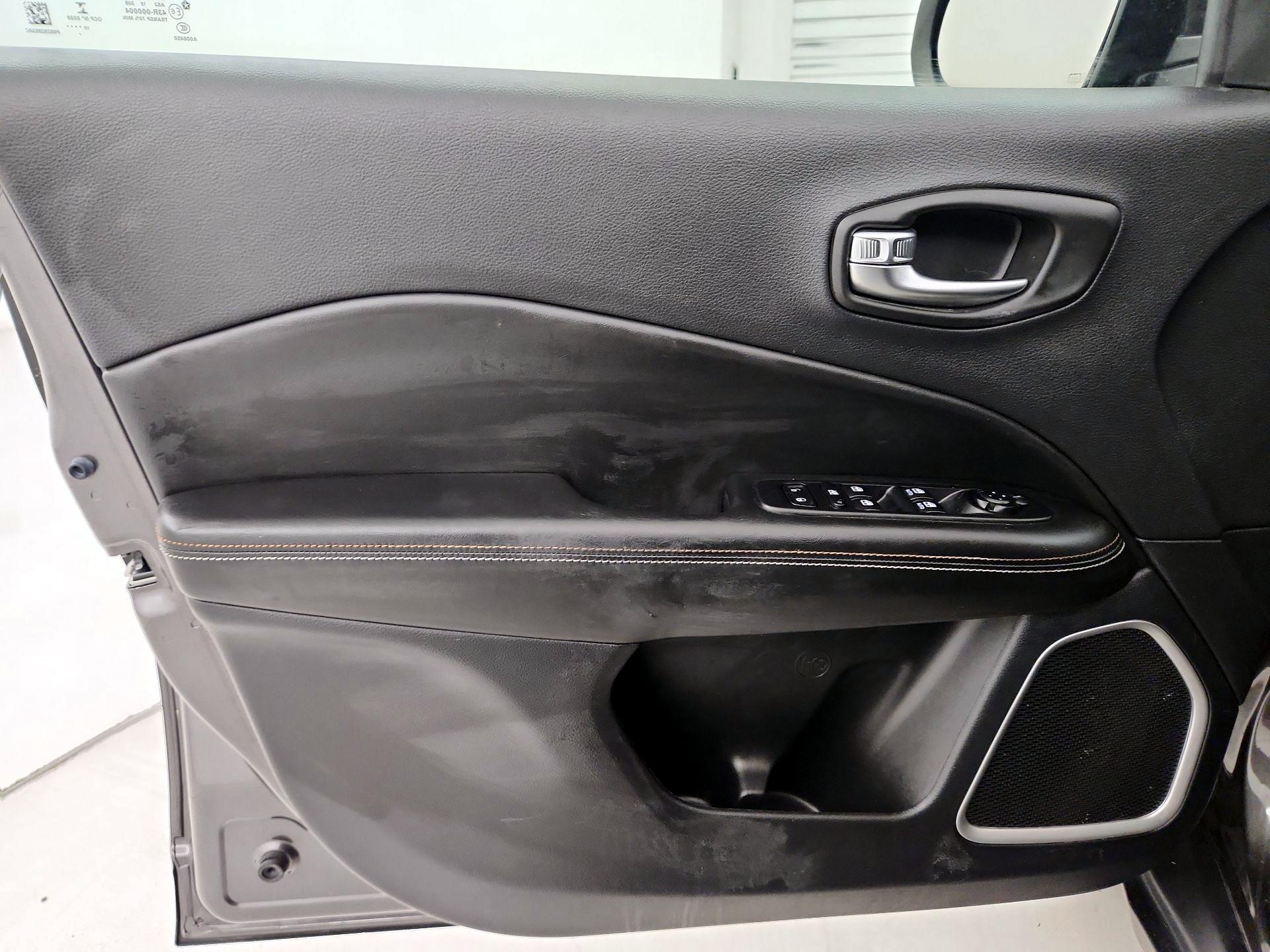 Thumbnail: 2020 Jeep Compass - 12