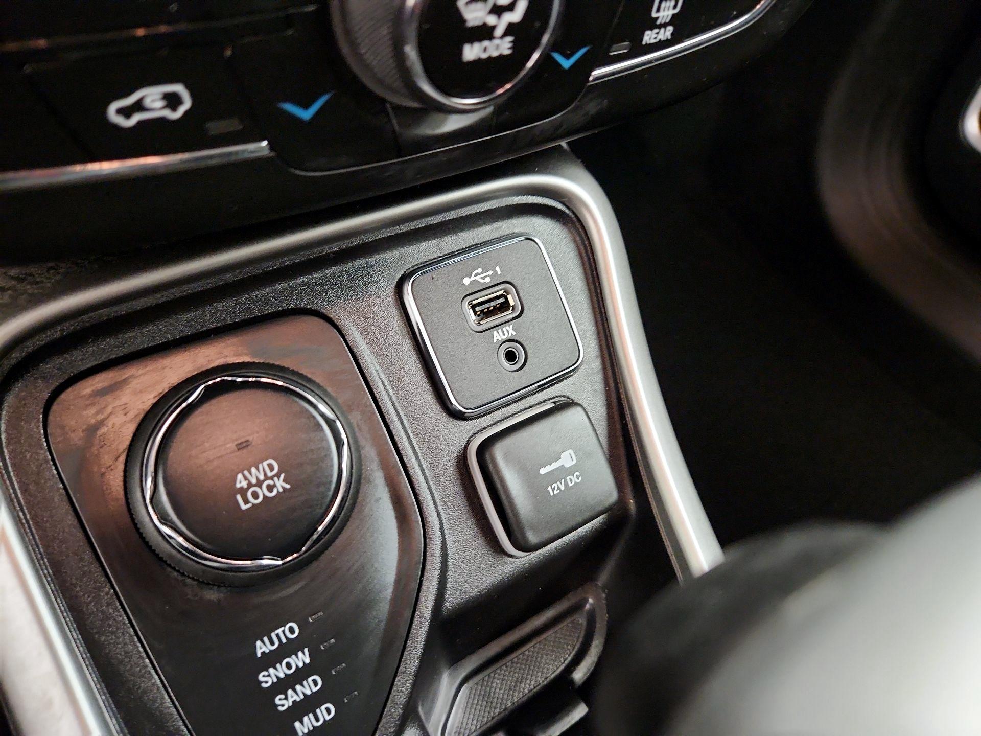 Thumbnail: 2020 Jeep Compass - 18