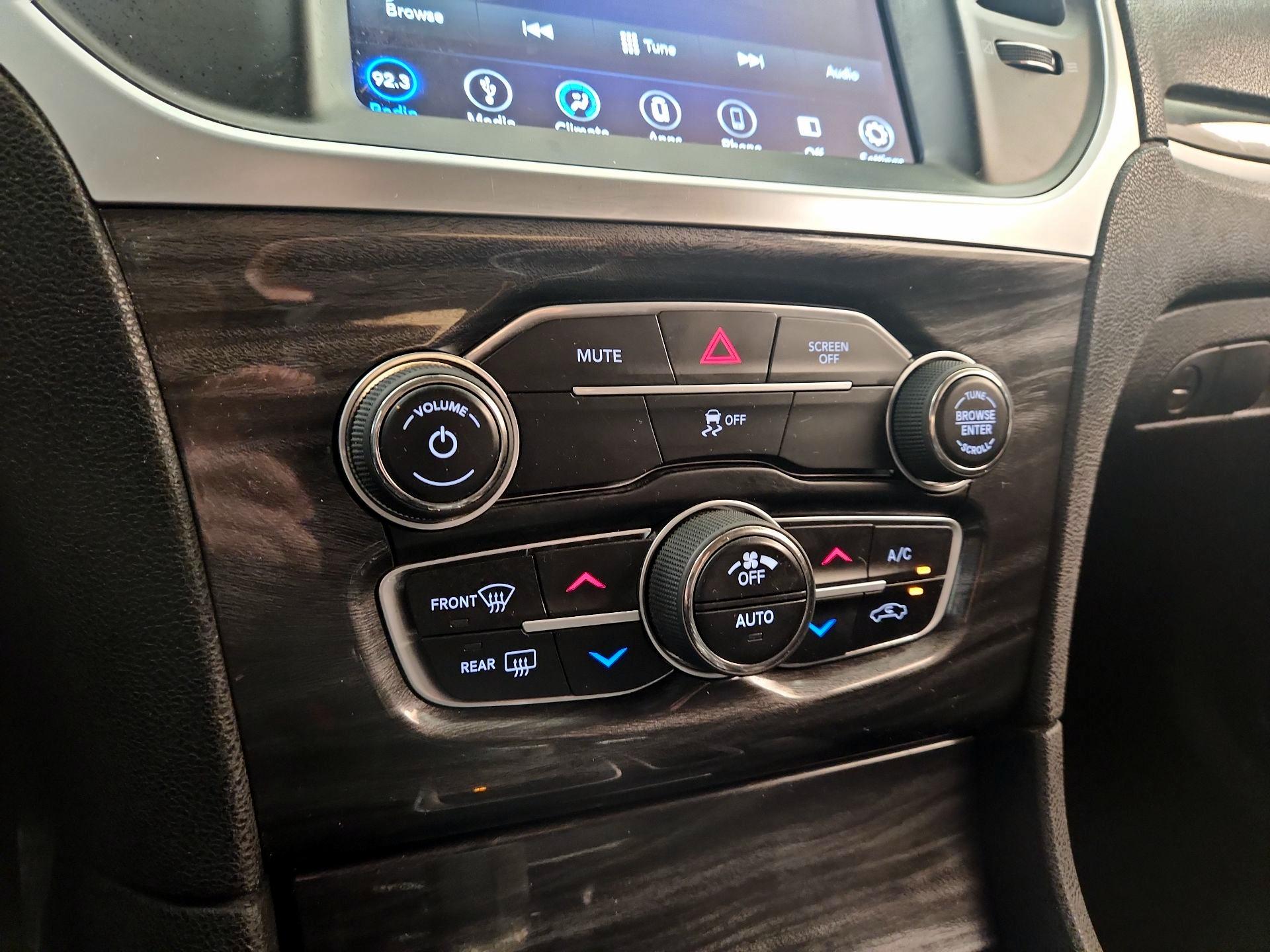Thumbnail: 2018 Chrysler 300 - 16