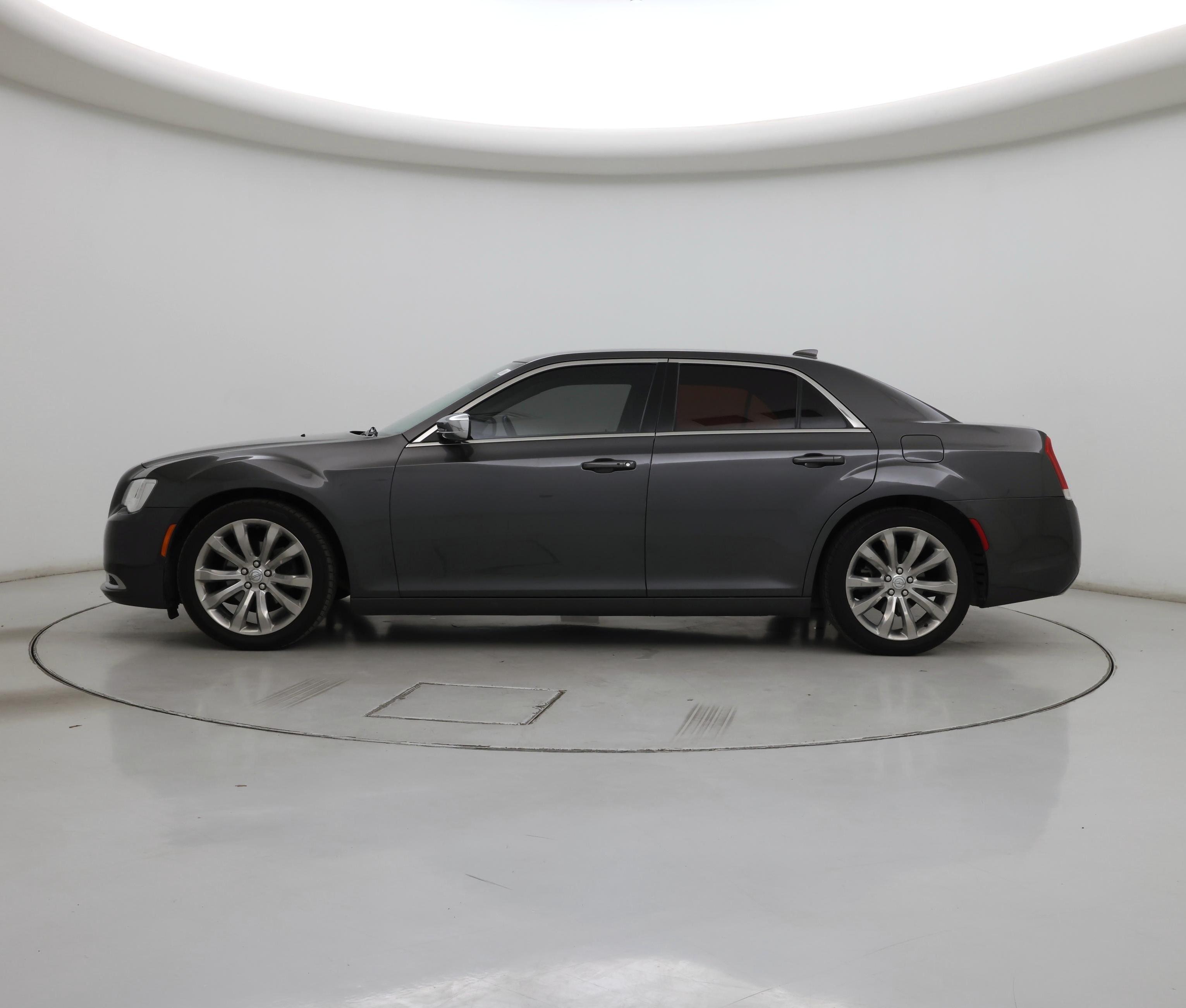 Thumbnail: 2018 Chrysler 300 - 3