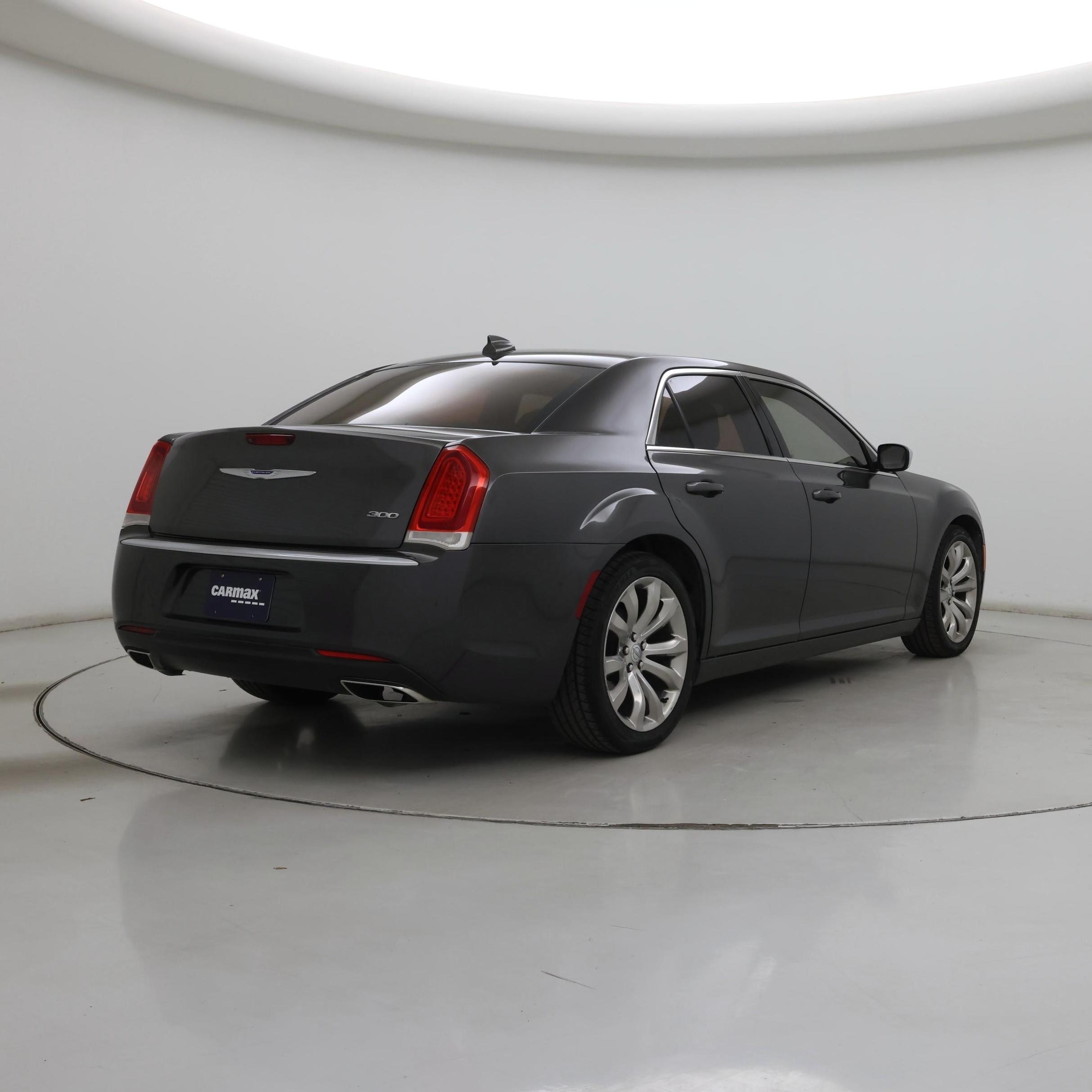 Thumbnail: 2018 Chrysler 300 - 8