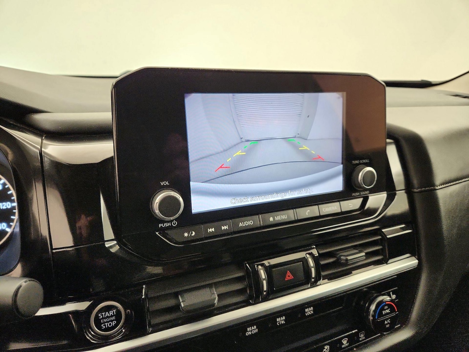 2024 Nissan Pathfinder SV - Photo 15