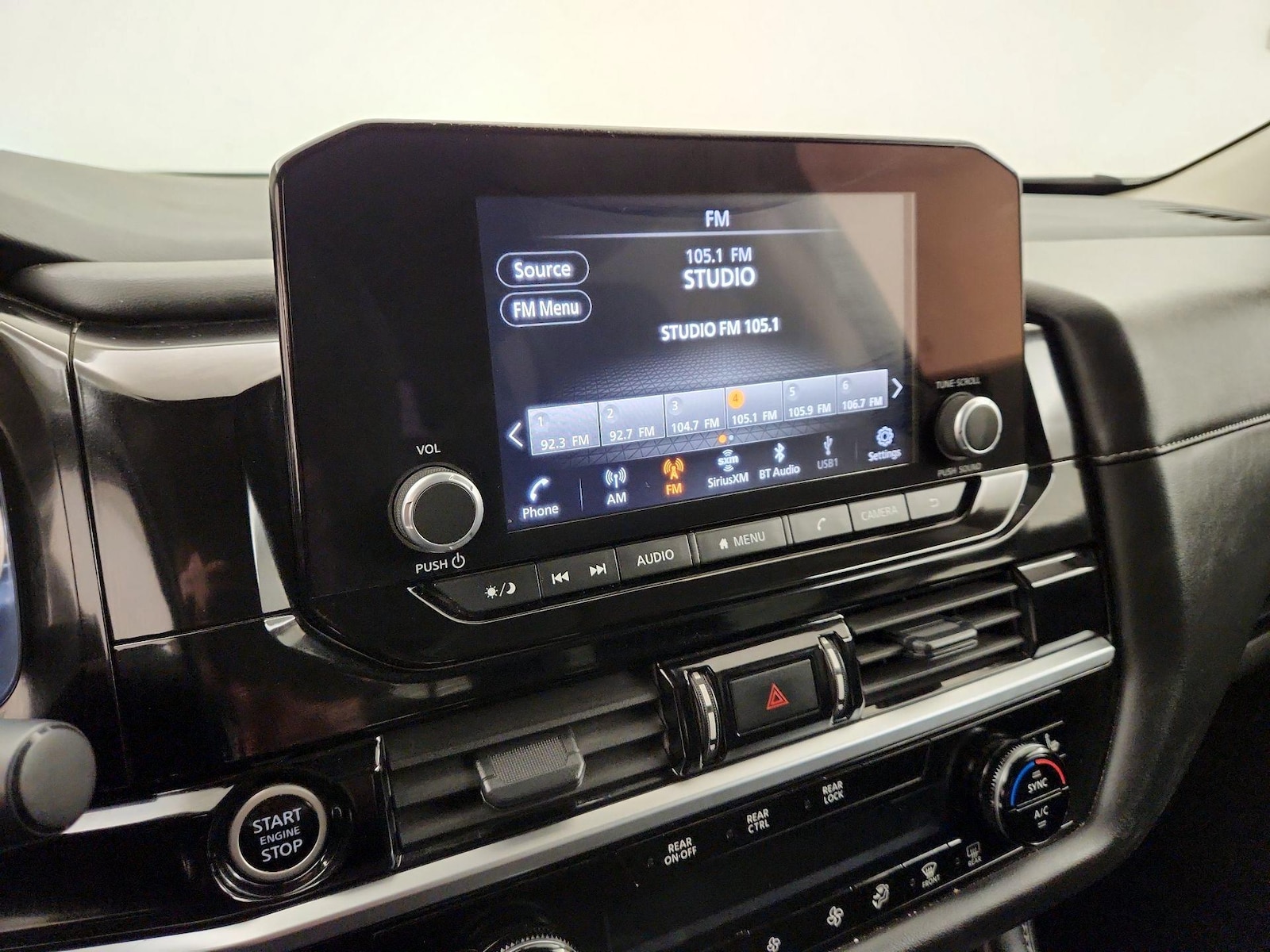 2024 Nissan Pathfinder SV - Photo 16