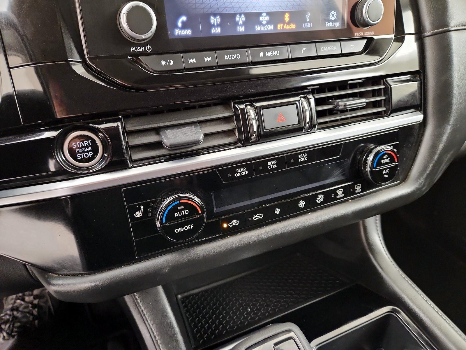 2024 Nissan Pathfinder SV - Photo 17