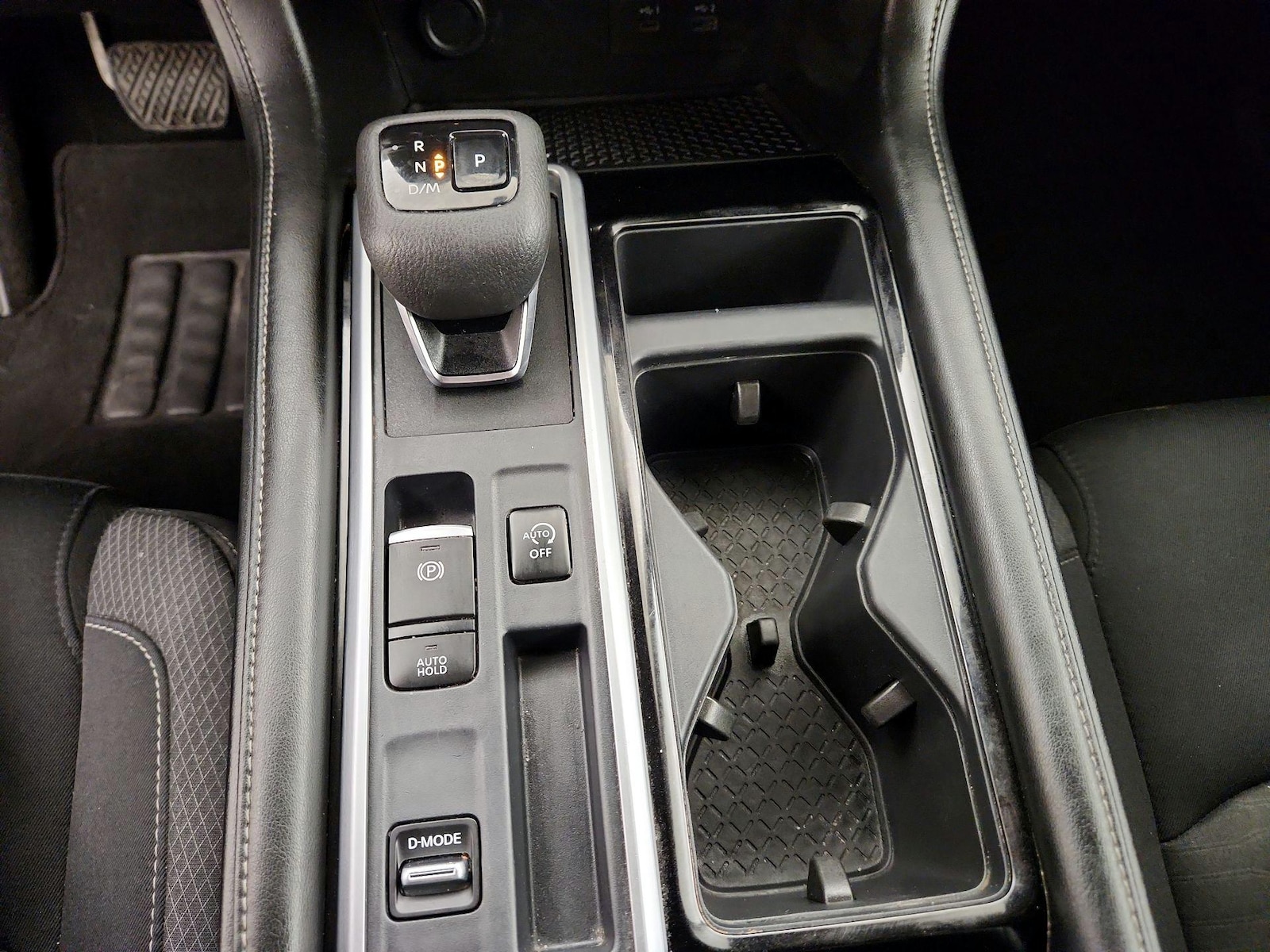 2024 Nissan Pathfinder SV - Photo 18
