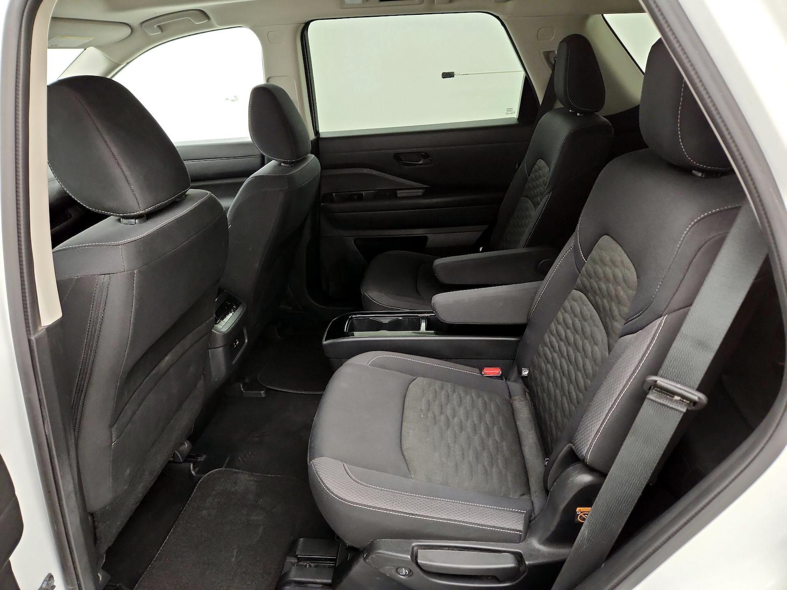 2024 Nissan Pathfinder SV - Photo 21