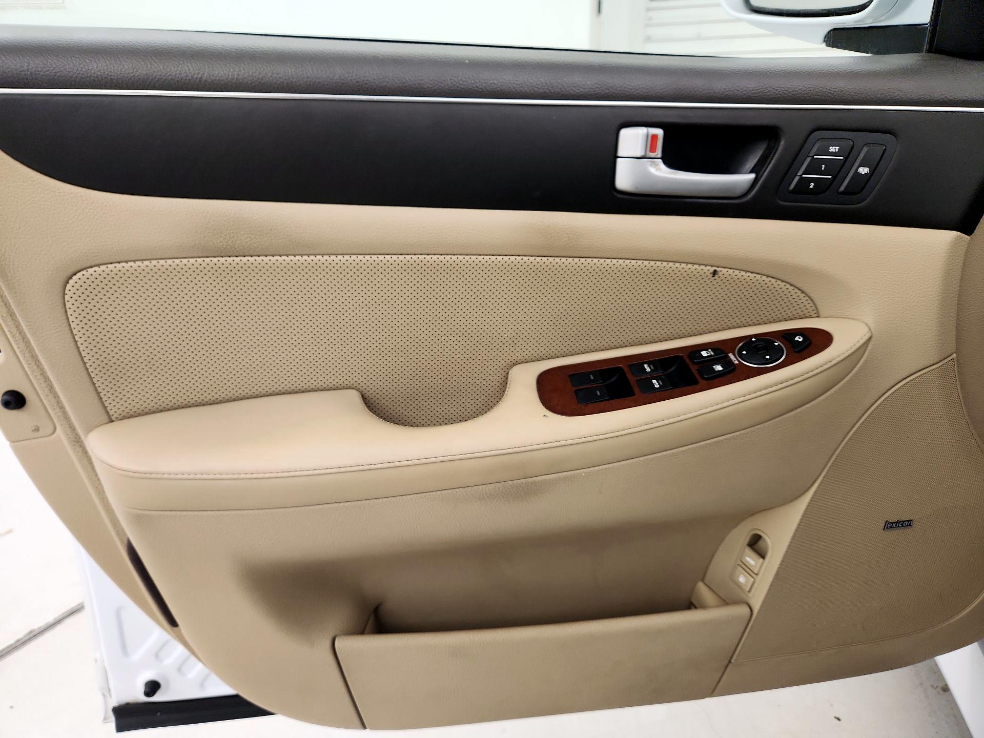 Thumbnail: 2014 Hyundai Genesis - 12