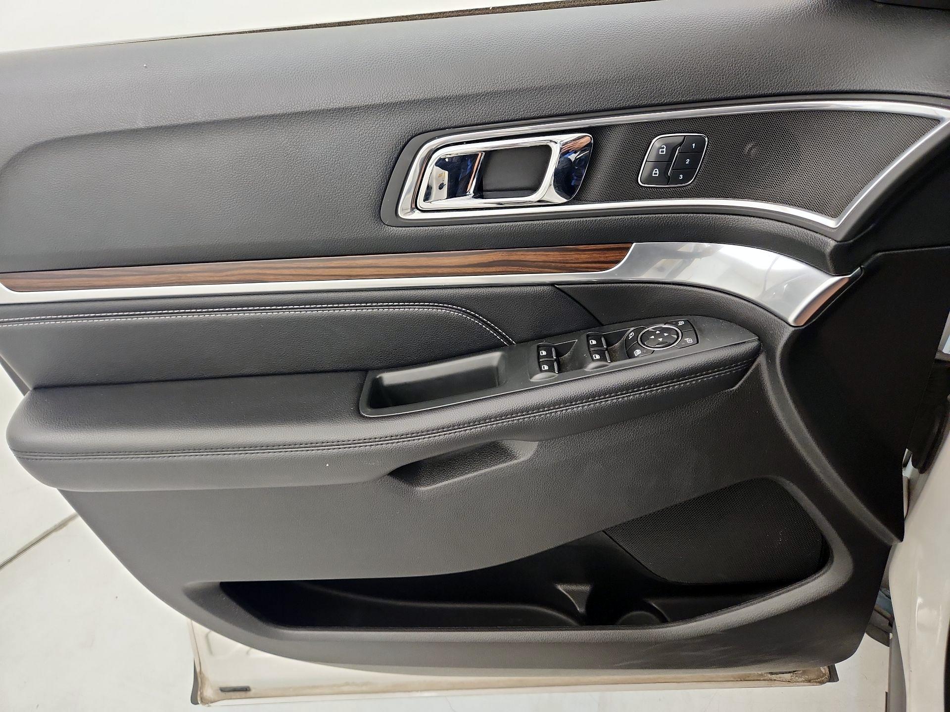 Thumbnail: 2017 Ford Explorer - 12