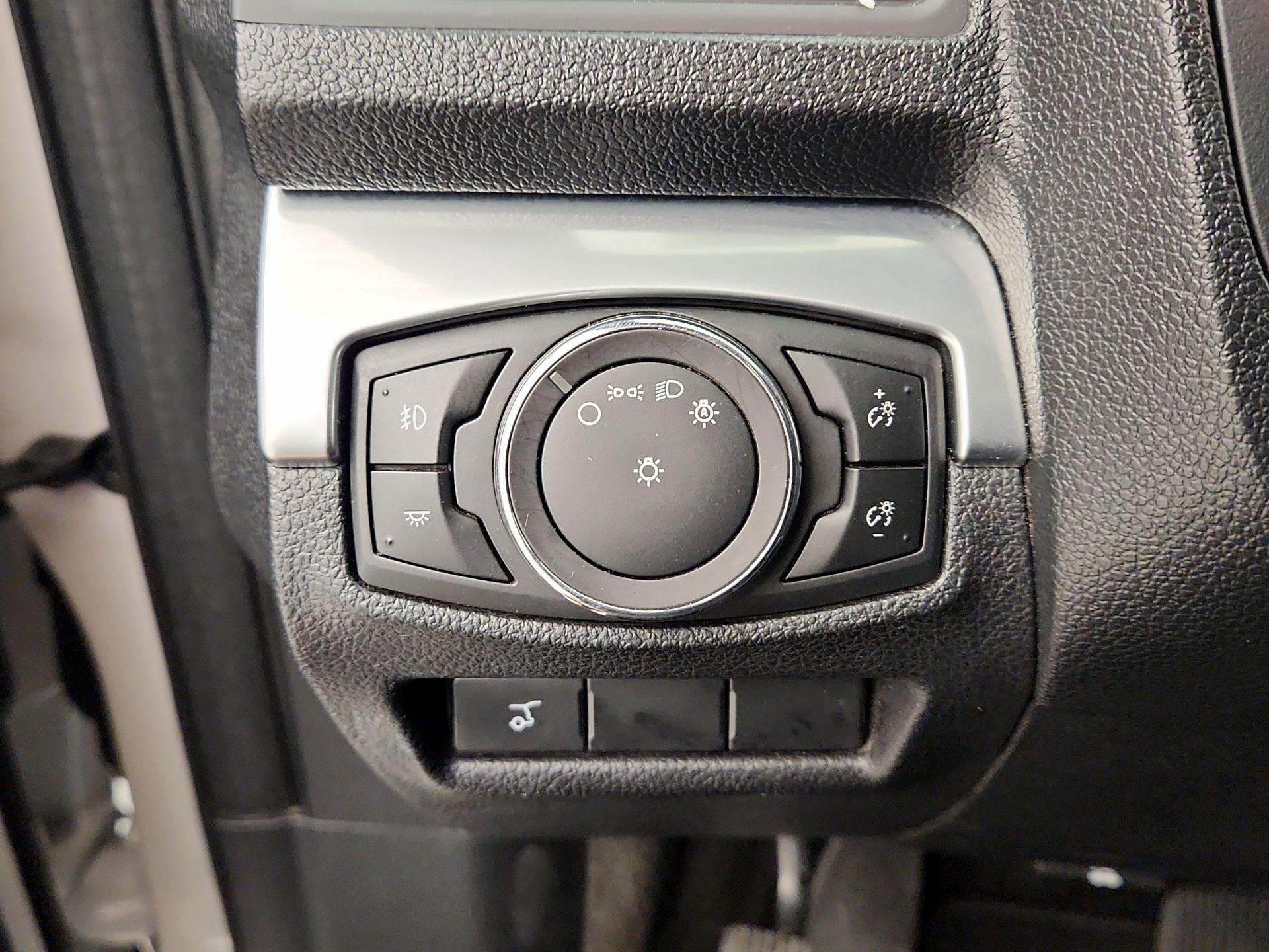 Thumbnail: 2017 Ford Explorer - 13