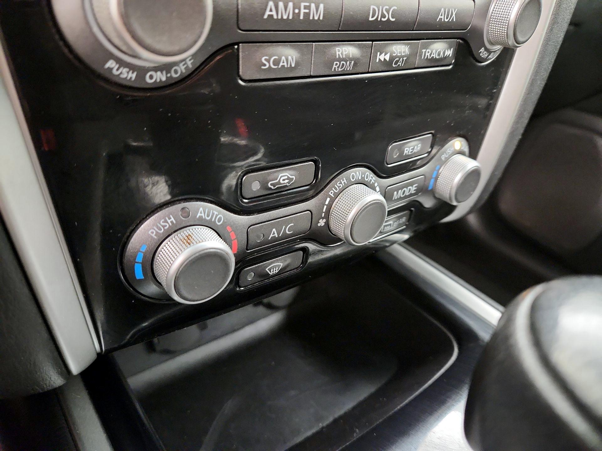 Thumbnail: 2016 Nissan Pathfinder - 16