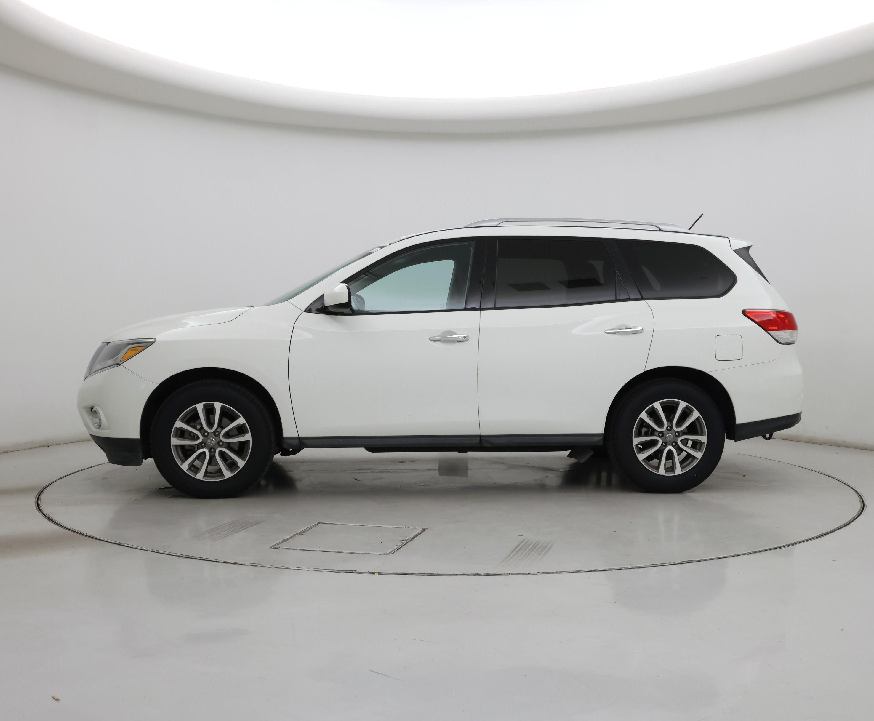 Thumbnail: 2016 Nissan Pathfinder - 3