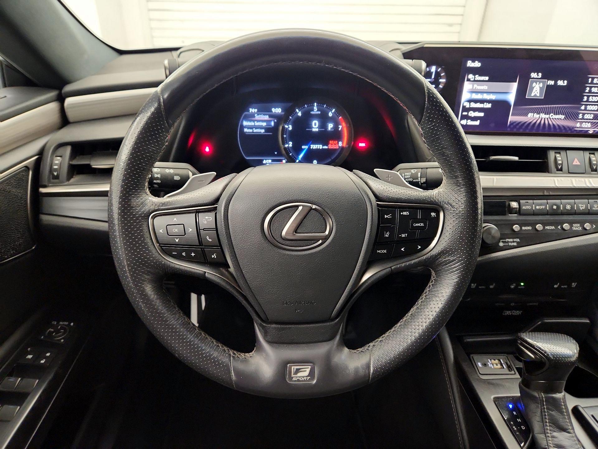 Thumbnail: 2020 Lexus ES - 10