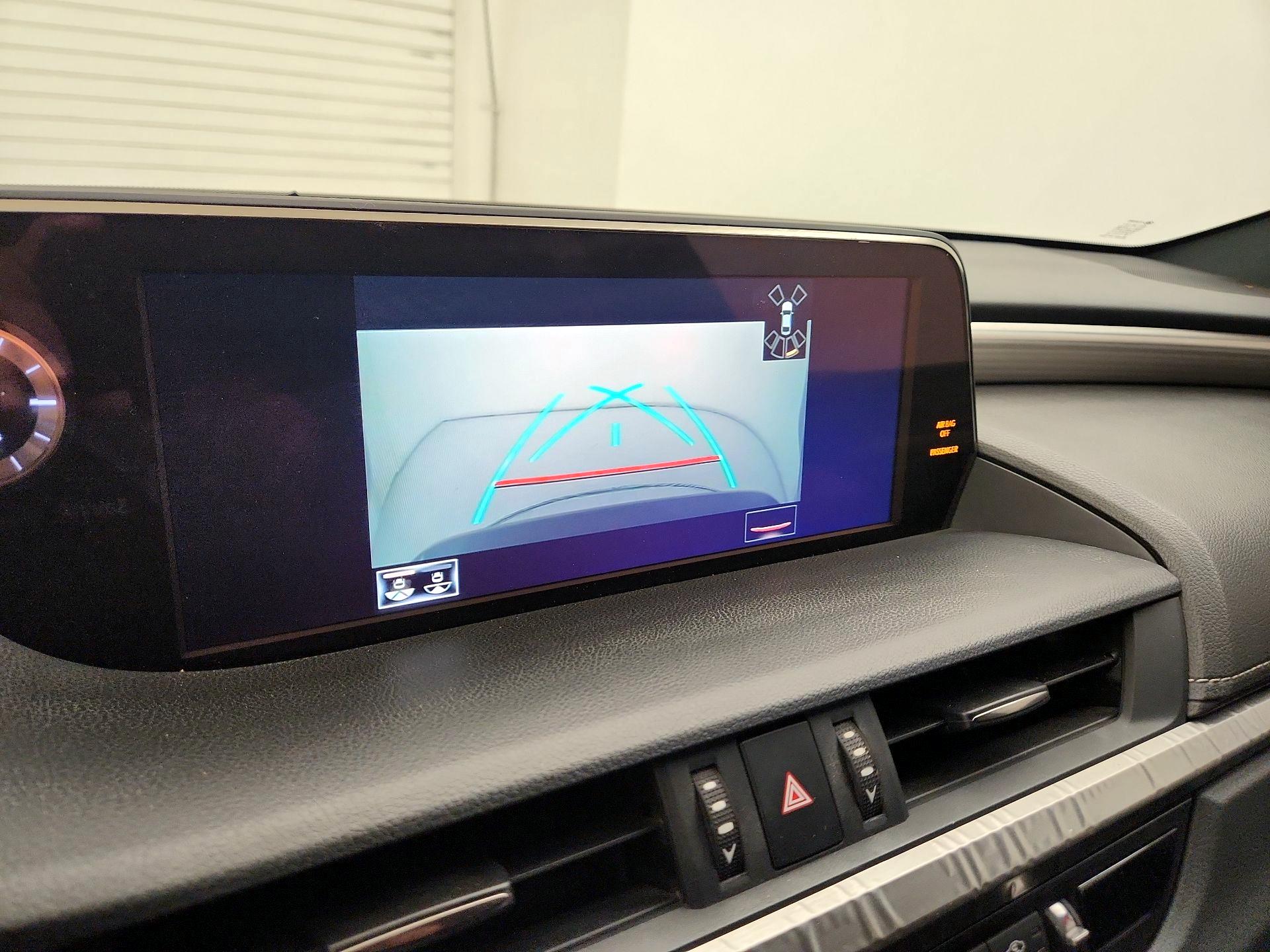 Thumbnail: 2020 Lexus ES - 15