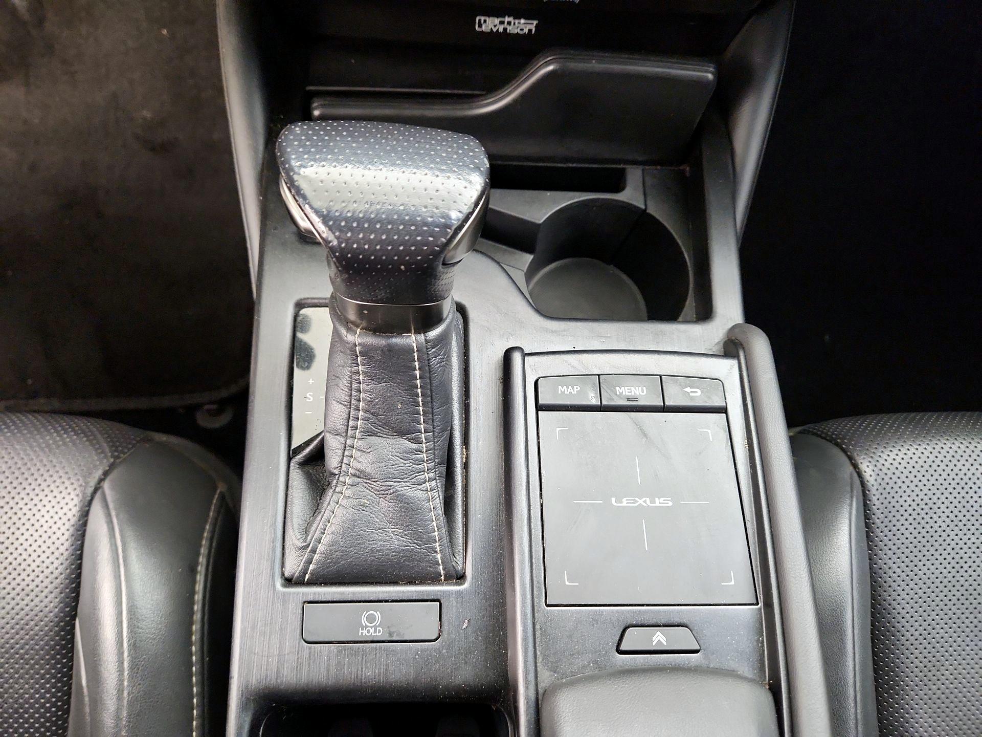 Thumbnail: 2020 Lexus ES - 18
