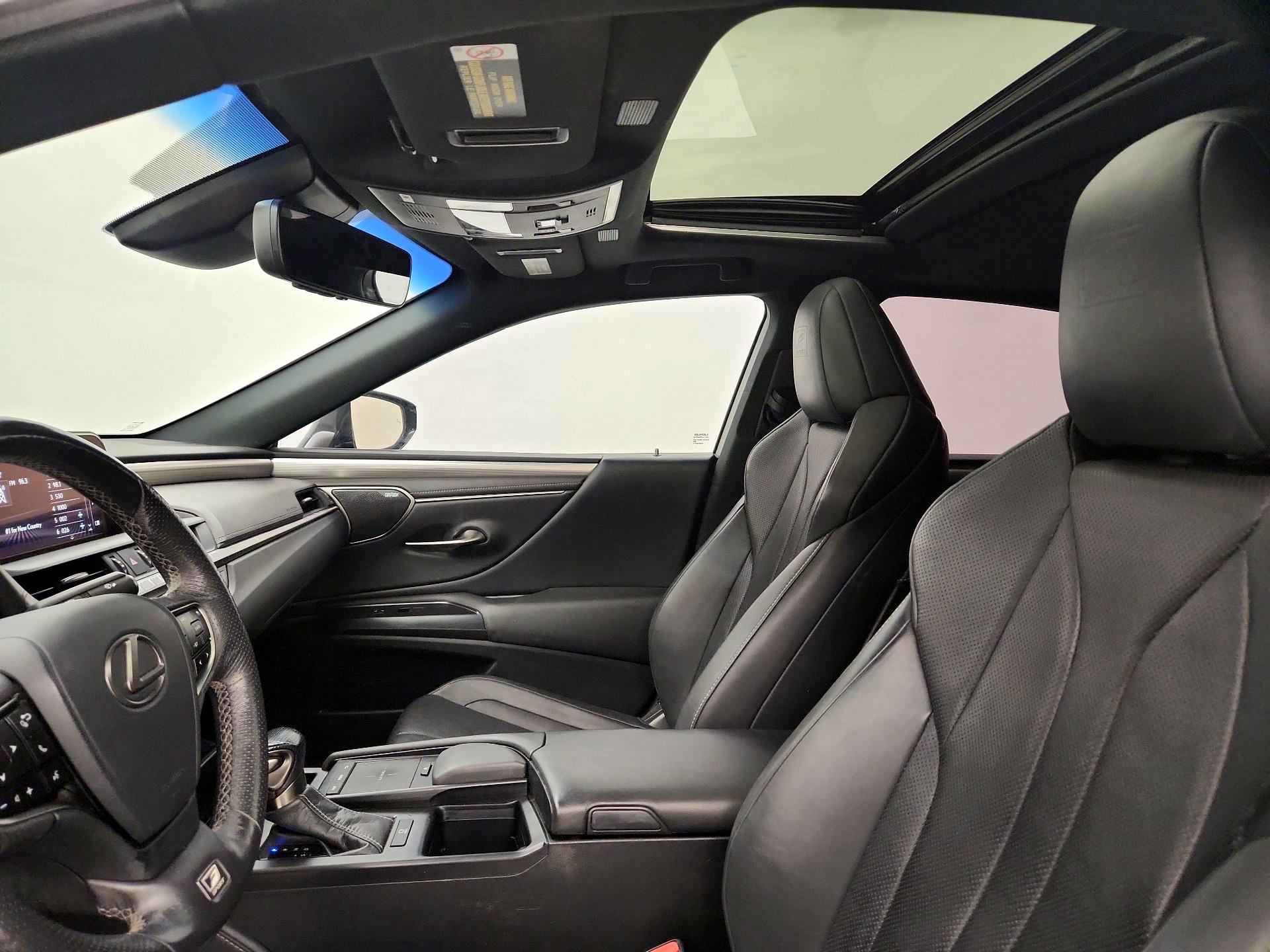 Thumbnail: 2020 Lexus ES - 20