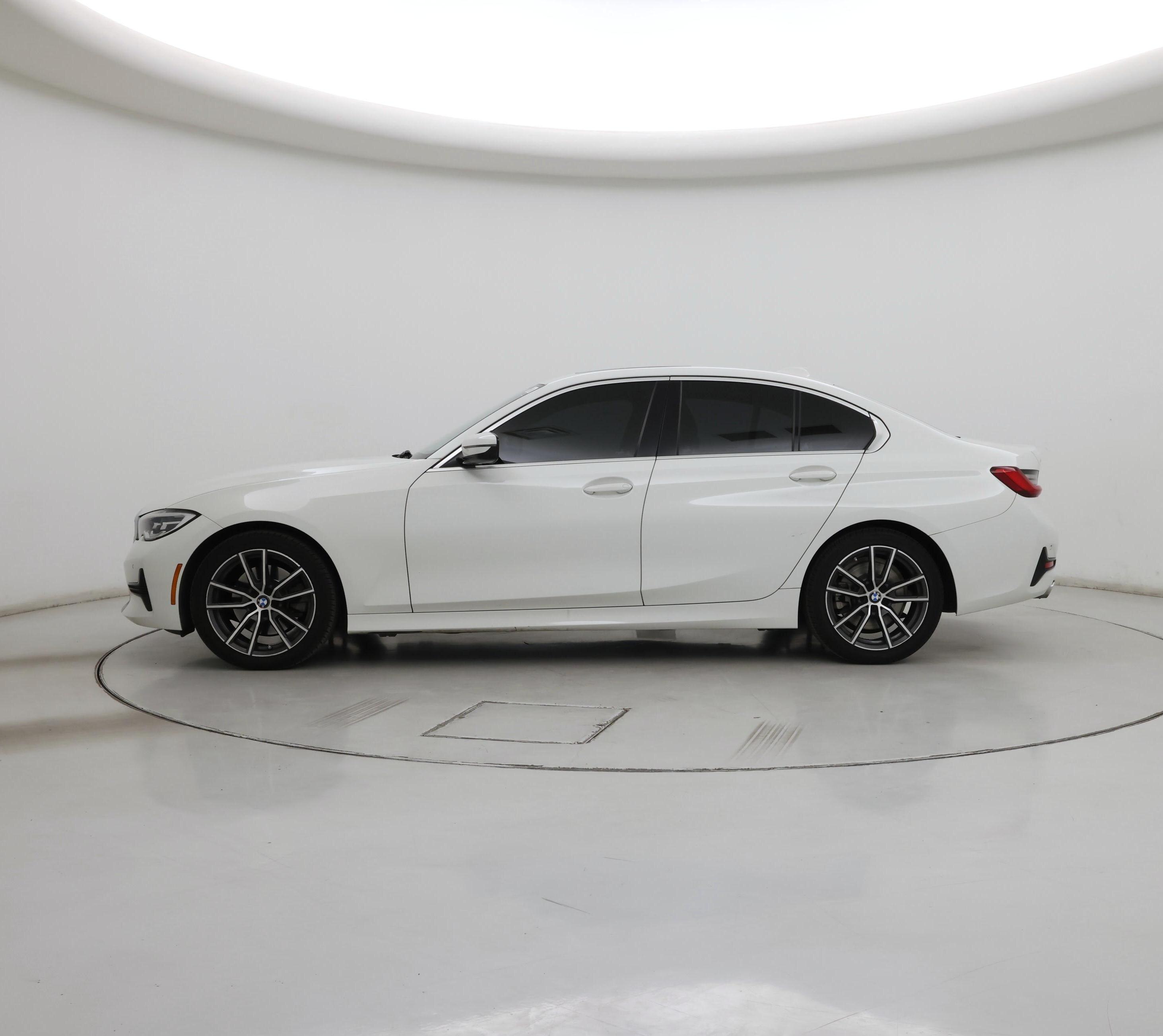 Thumbnail: 2021 BMW 3 Series - 3