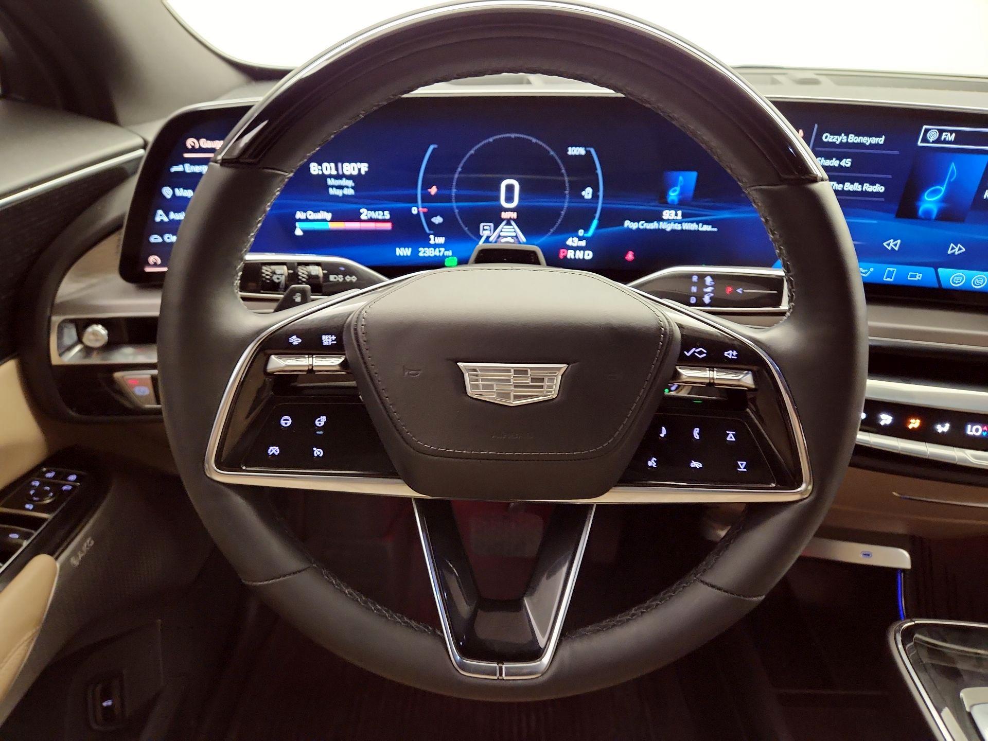 Thumbnail: 2024 Cadillac Lyriq - 10