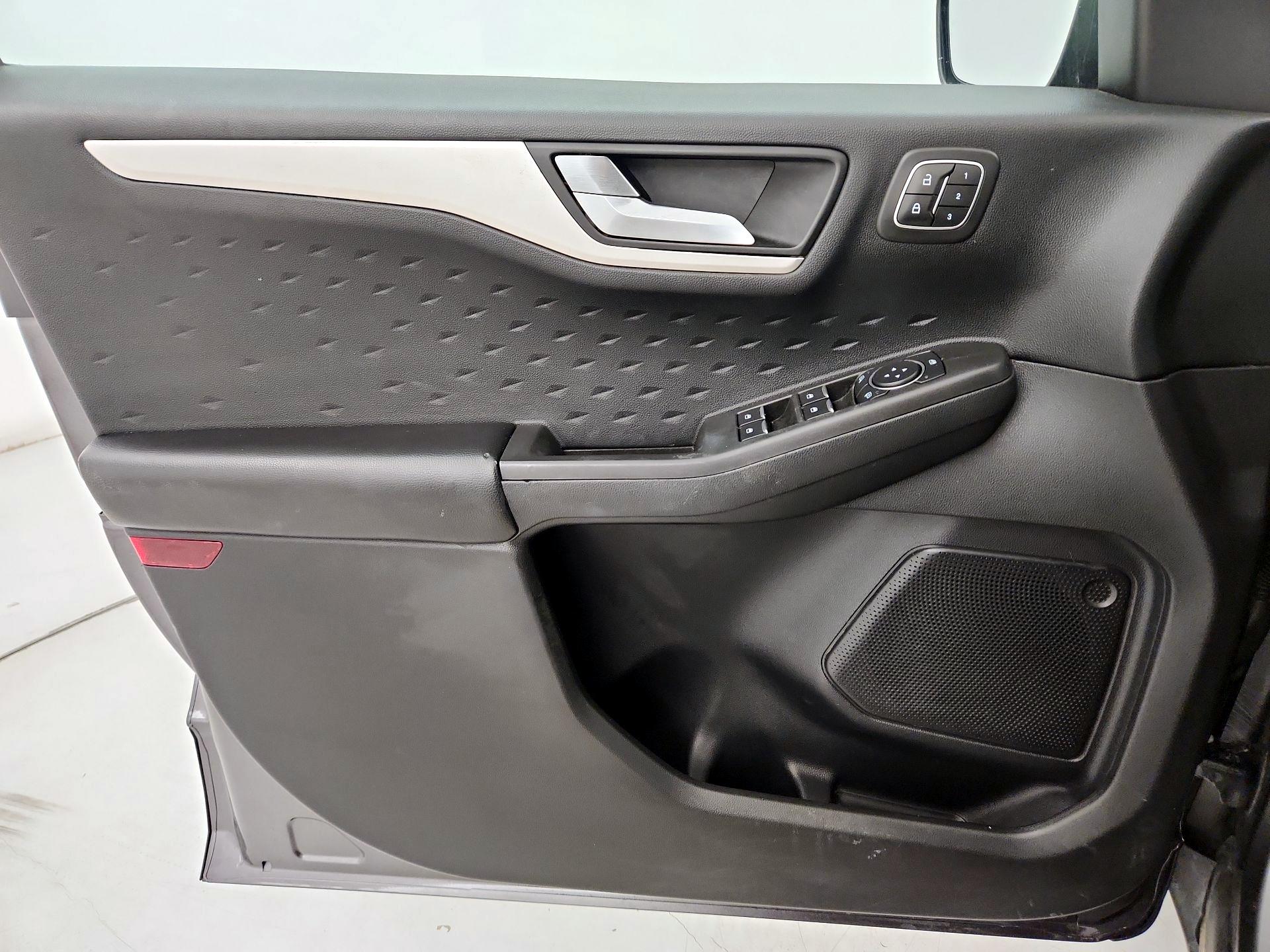 Thumbnail: 2020 Ford Escape - 12