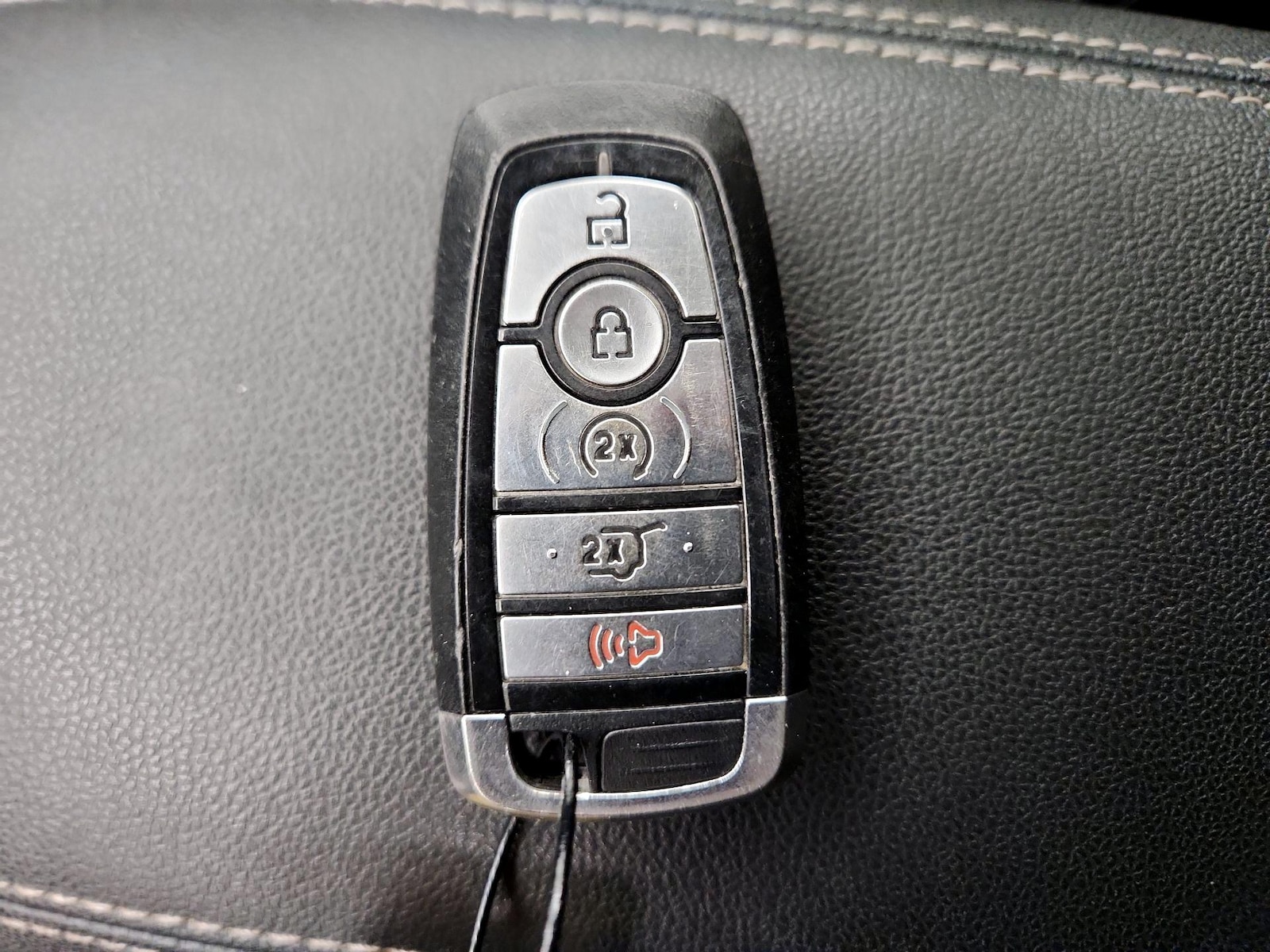 2020 Ford Escape SEL - Photo 24